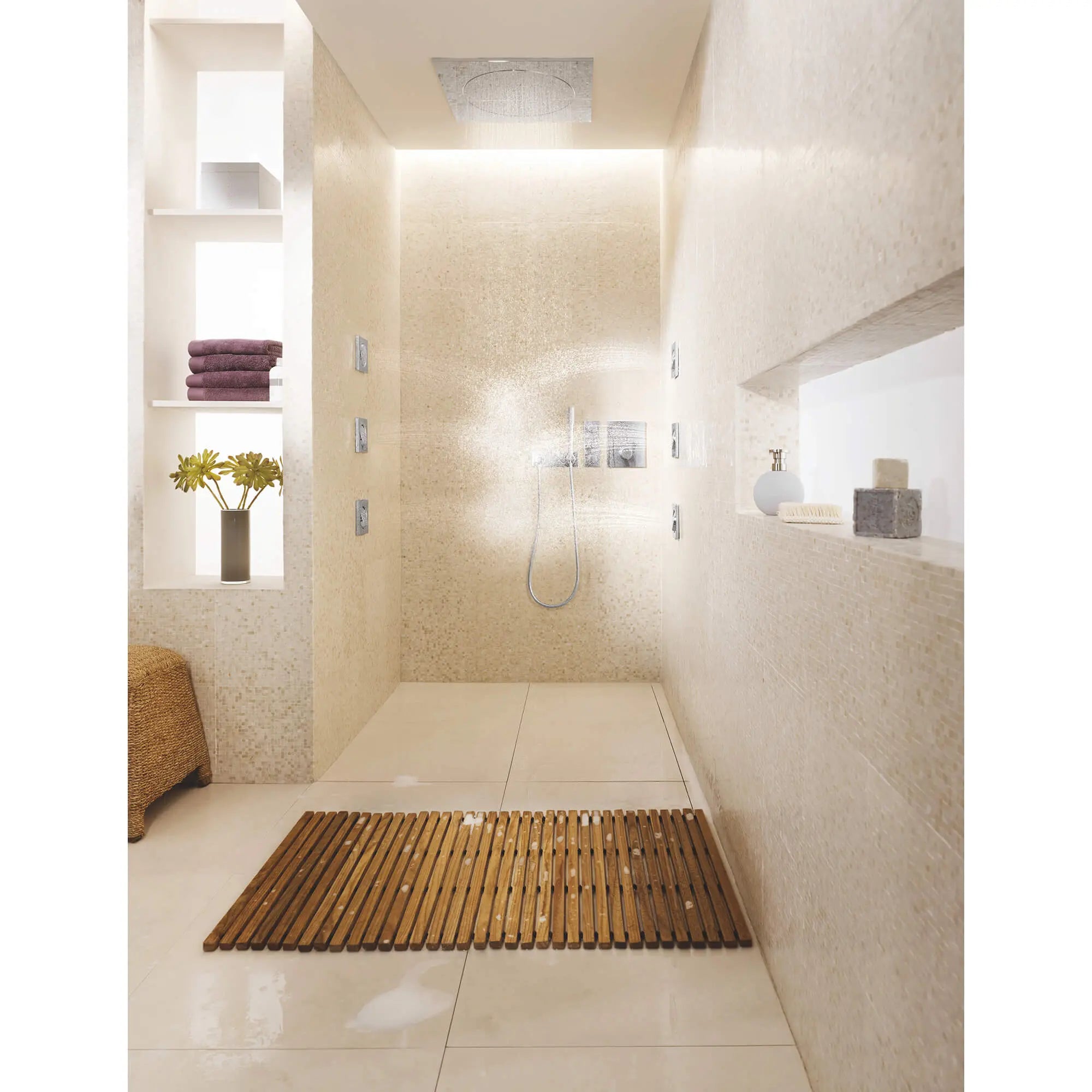 GrohTherm F Garniture de soupape de commande de débit triple // CHROME STARLIGHT GROHE // 1201_27625000-triple-volume-control-trim-enviro-7_0_CDNwebp.webp