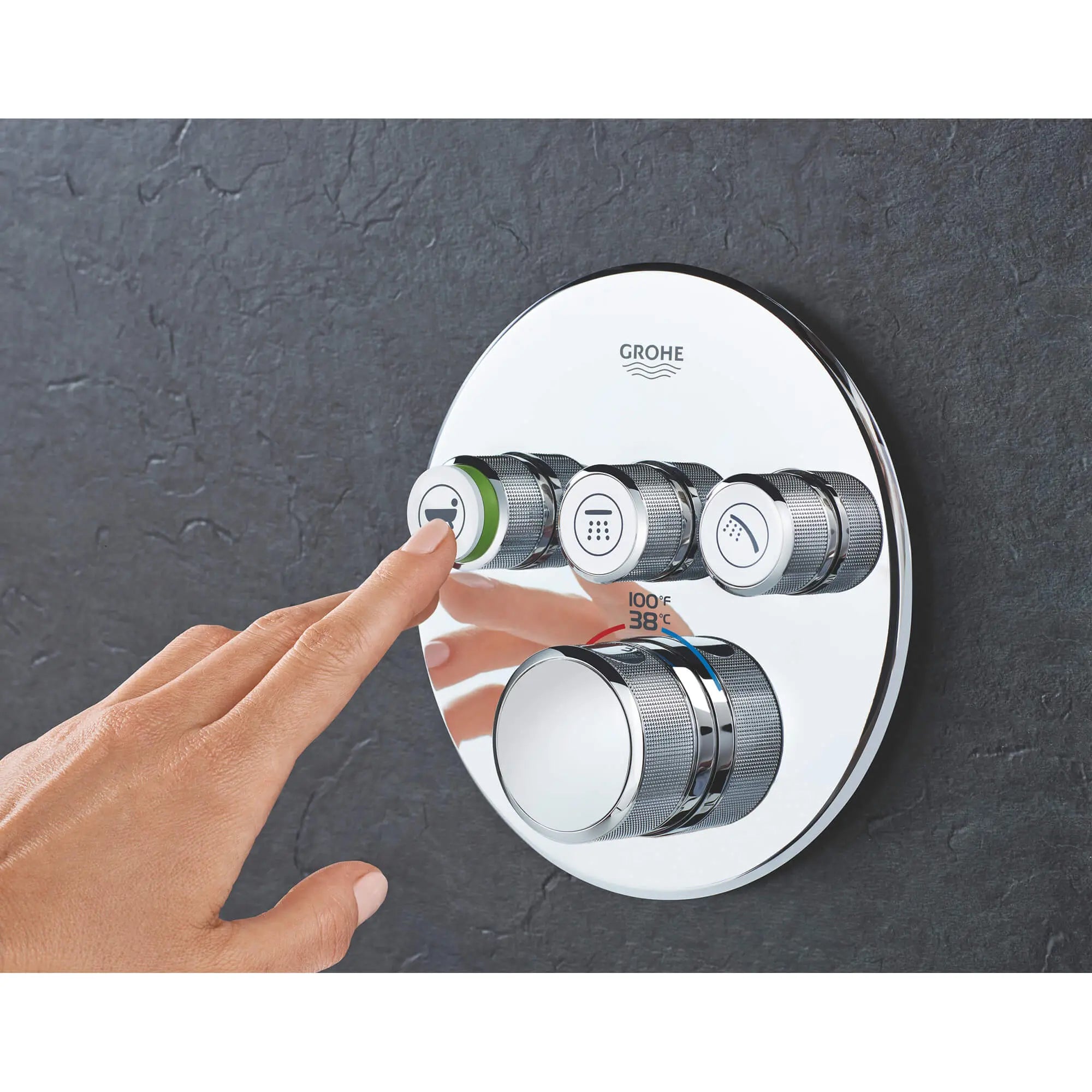 GrohTherm SmartControl Garniture de valve thermostatique à fonction triple // CHROME STARLIGHT GROHE // 1371_29138000-triple-function-thermostatic-trim-with-control-module-enviro-2_0_CDNwebp.webp