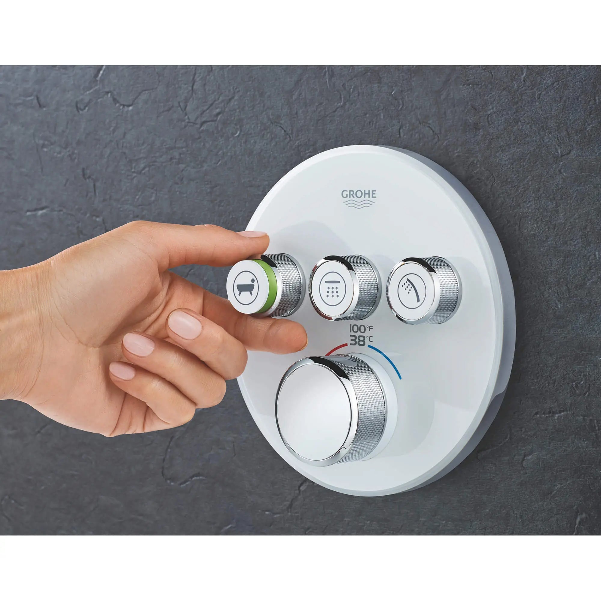 GrohTherm SmartControl Garniture de valve thermostatique à fonction triple // BLANC LUNAIRE // 1435_29161ls0-triple-function-thermostatic-trim-with-control-module-enviro-3_0_CDNwebp.webp