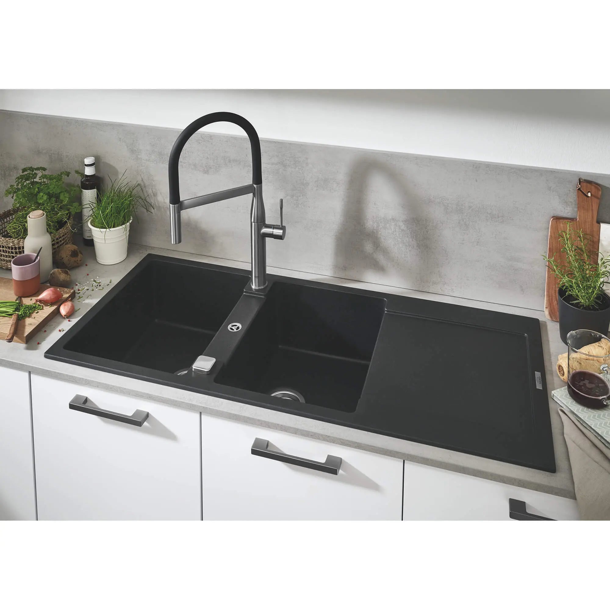 Bec de flexible GrohFlexx // MARBRE TRANSPARENT MAT // 1523_30321mw0-grohflexx-kitchen-hose-spout-enviro-5_0_CDNwebp.webp