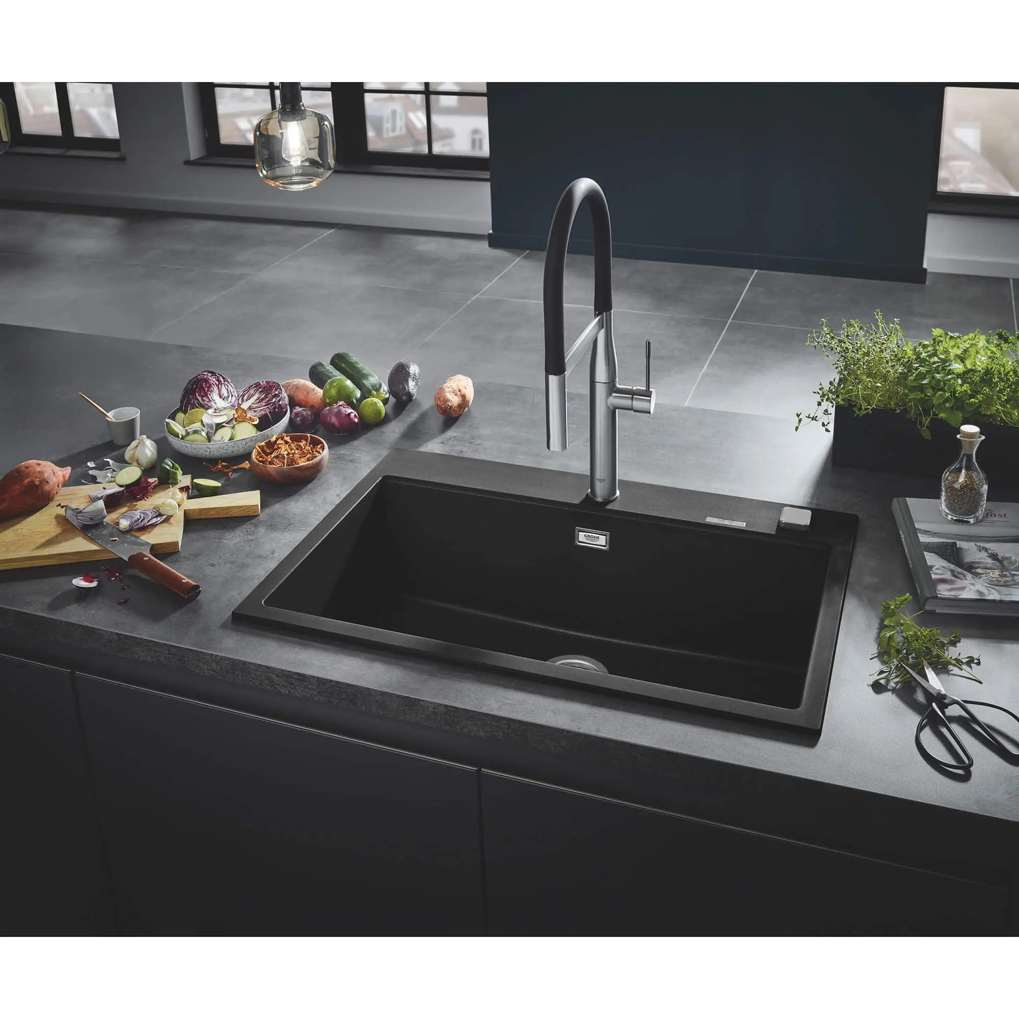 Bec de flexible GrohFlexx // MARBRE TRANSPARENT MAT // 1528_30321mw0-grohflexx-kitchen-hose-spout-enviro-7_0_CDNwebp.webp