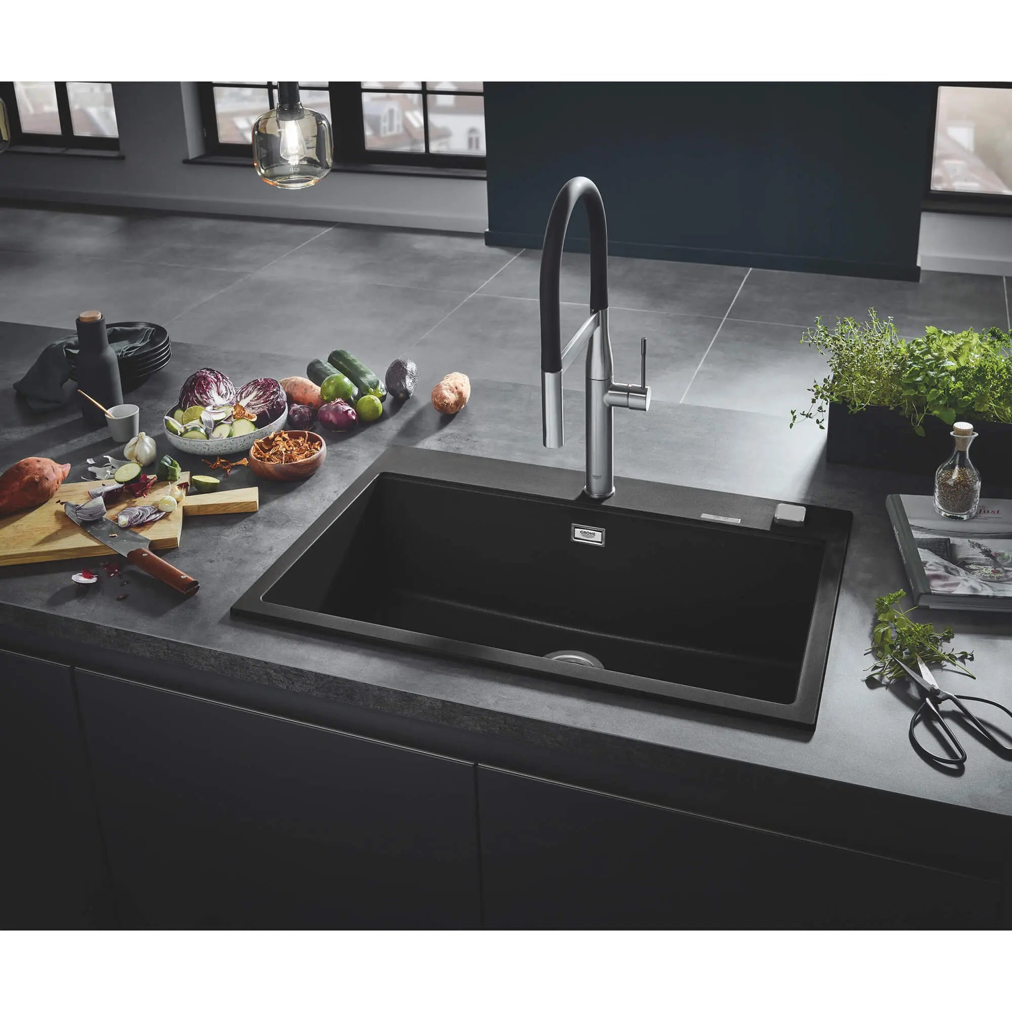 Bec de flexible GrohFlexx // MARBRE TRANSPARENT MAT // 1530_30321mw0-grohflexx-kitchen-hose-spout-enviro-6_0_CDNwebp.webp