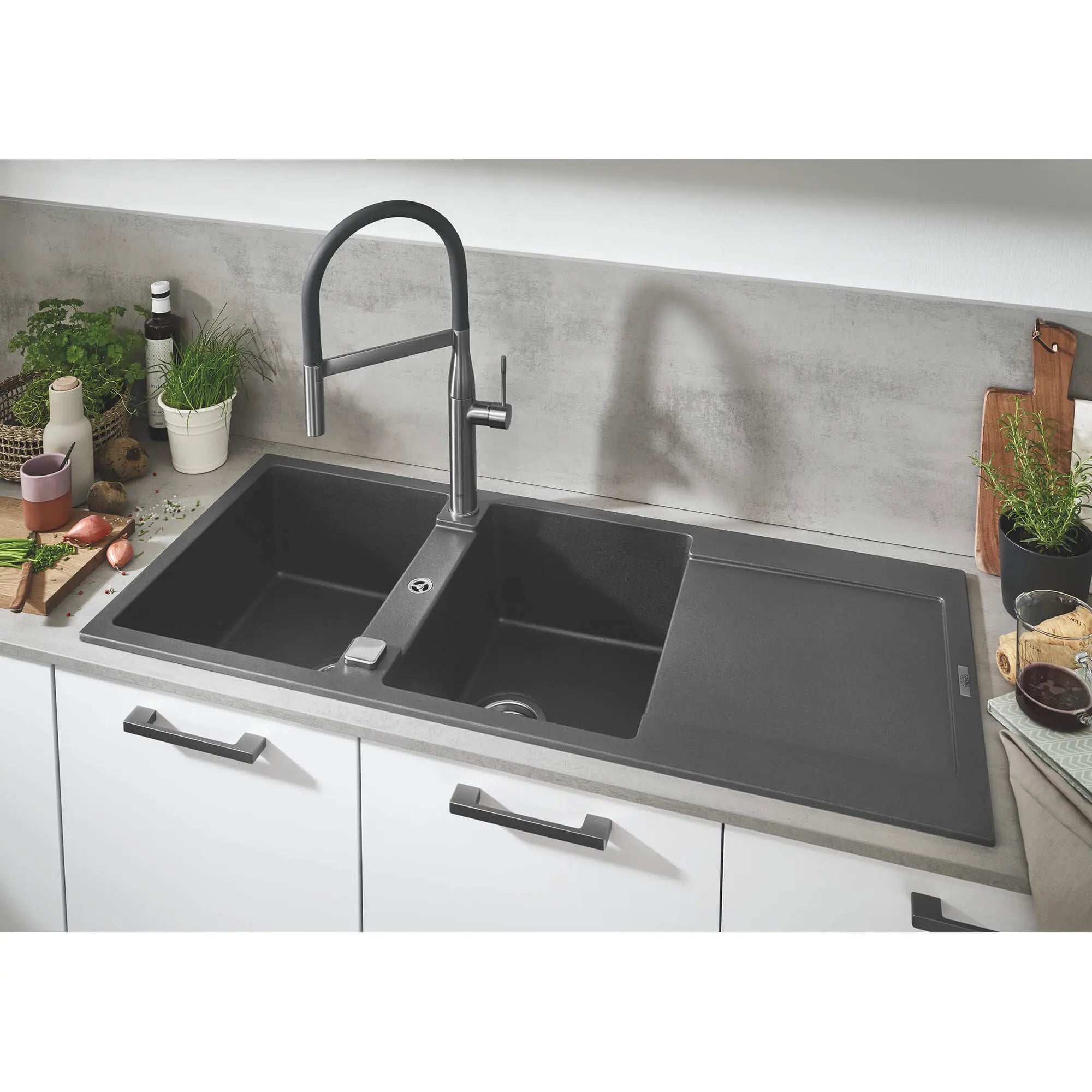 Bec de flexible GrohFlexx // GRIS FONCÉ MAT // 1531_30321xc0-grohflexx-kitchen-hose-spout-enviro-3_0_CDNwebp.webp