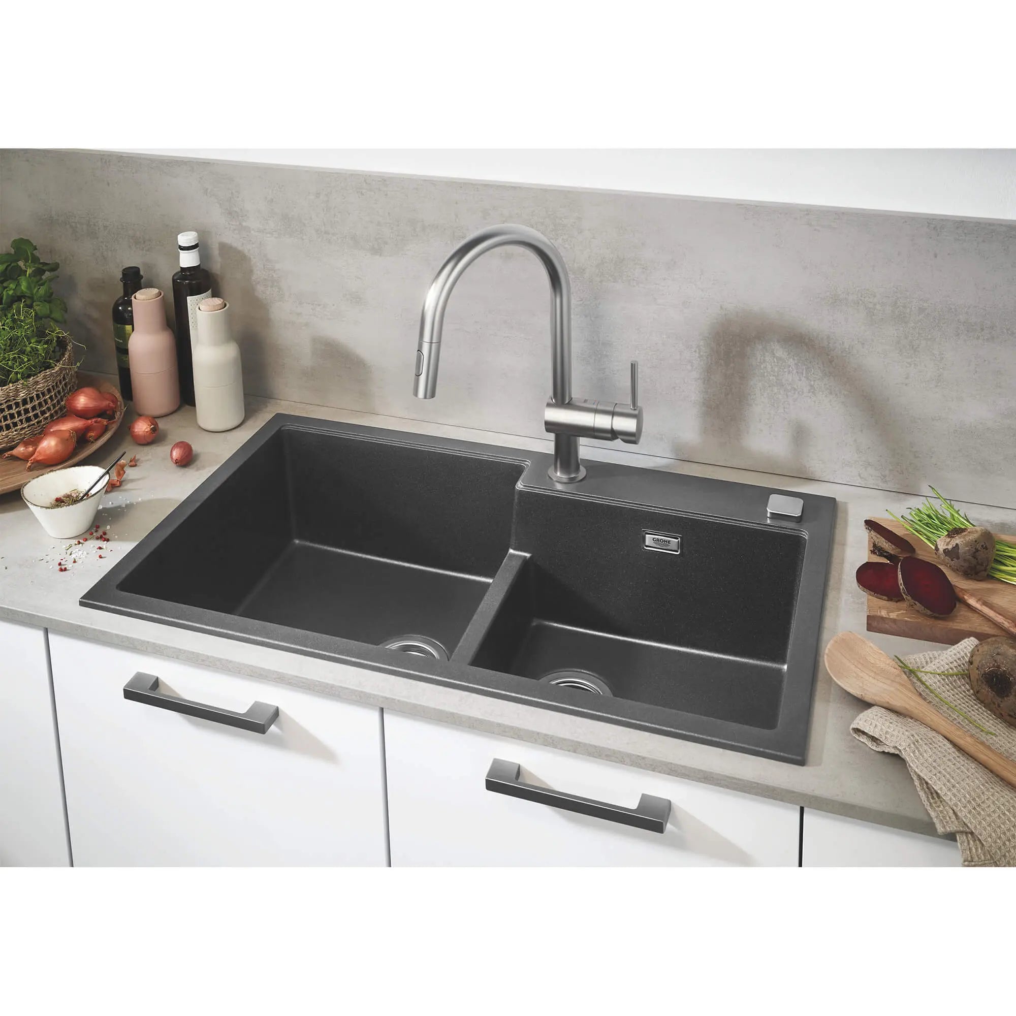 Robinet de cuisine rétractable à poignée simple et double jet 6,6 L/min (1,75 gpm) // SUPERACIER INFINITYFINISH // 1607_31378dc3-single-handle-kitchen-faucet-enviro-1_0_CDNwebp.webp