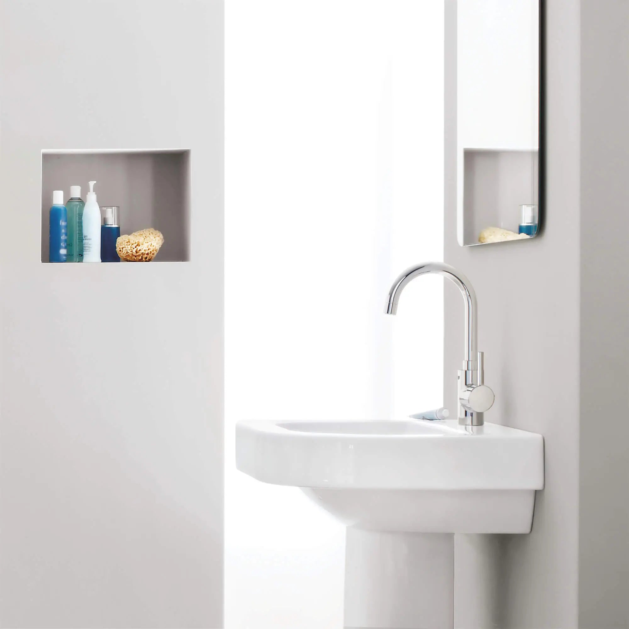 Grand robinet monotrou à poignée simple pour salle de bain 4,5 l/min (1,2 gpm) // CHROME STARLIGHT GROHE // 1615_32138002-single-handle-bathroom-faucet-l-size-enviro-1_0_CDNwebp.webp