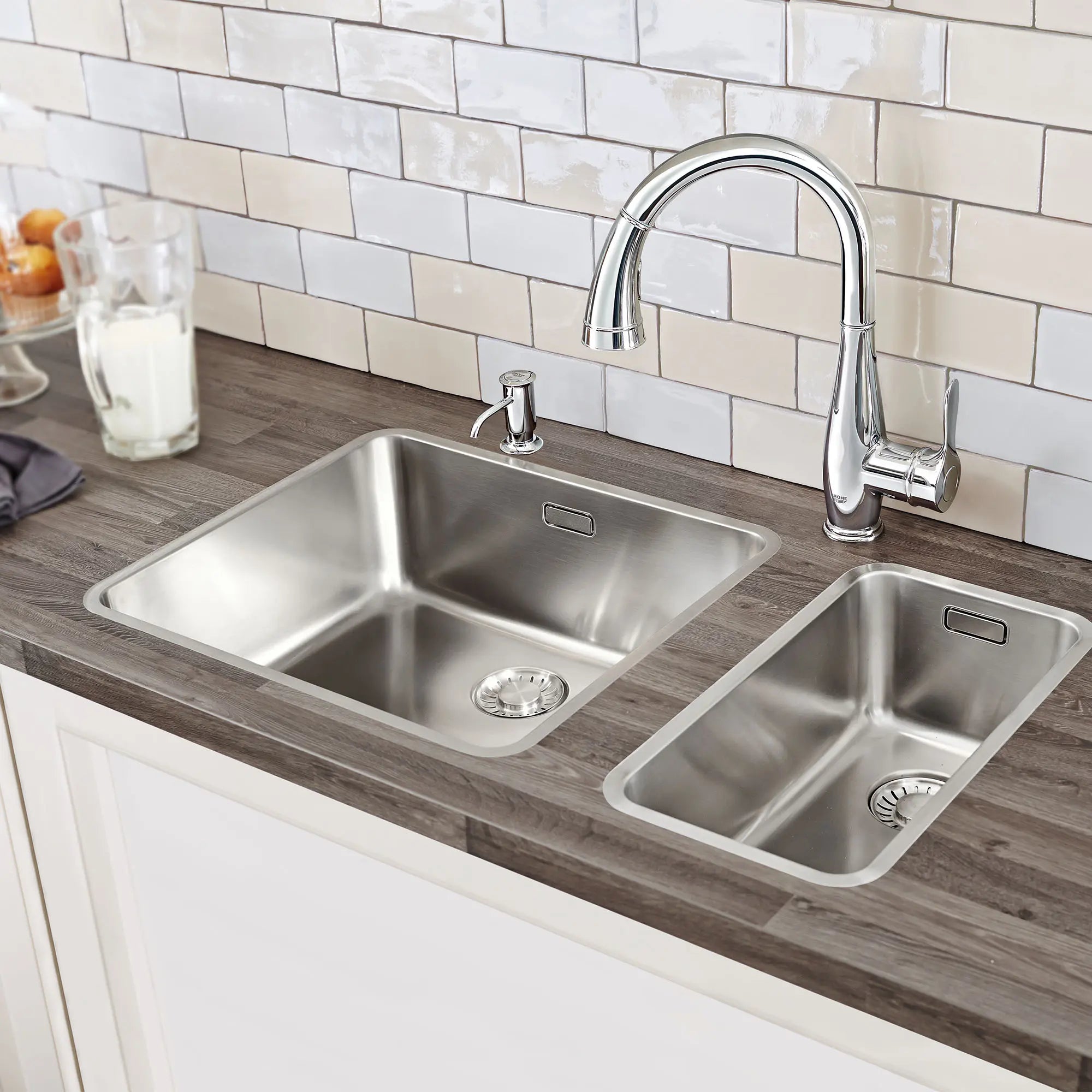 Parkfield Robinet à douchette rétractable double jet // CHROME STARLIGHT GROHE // 162050_B-30213001_0_CDNwebp.webp