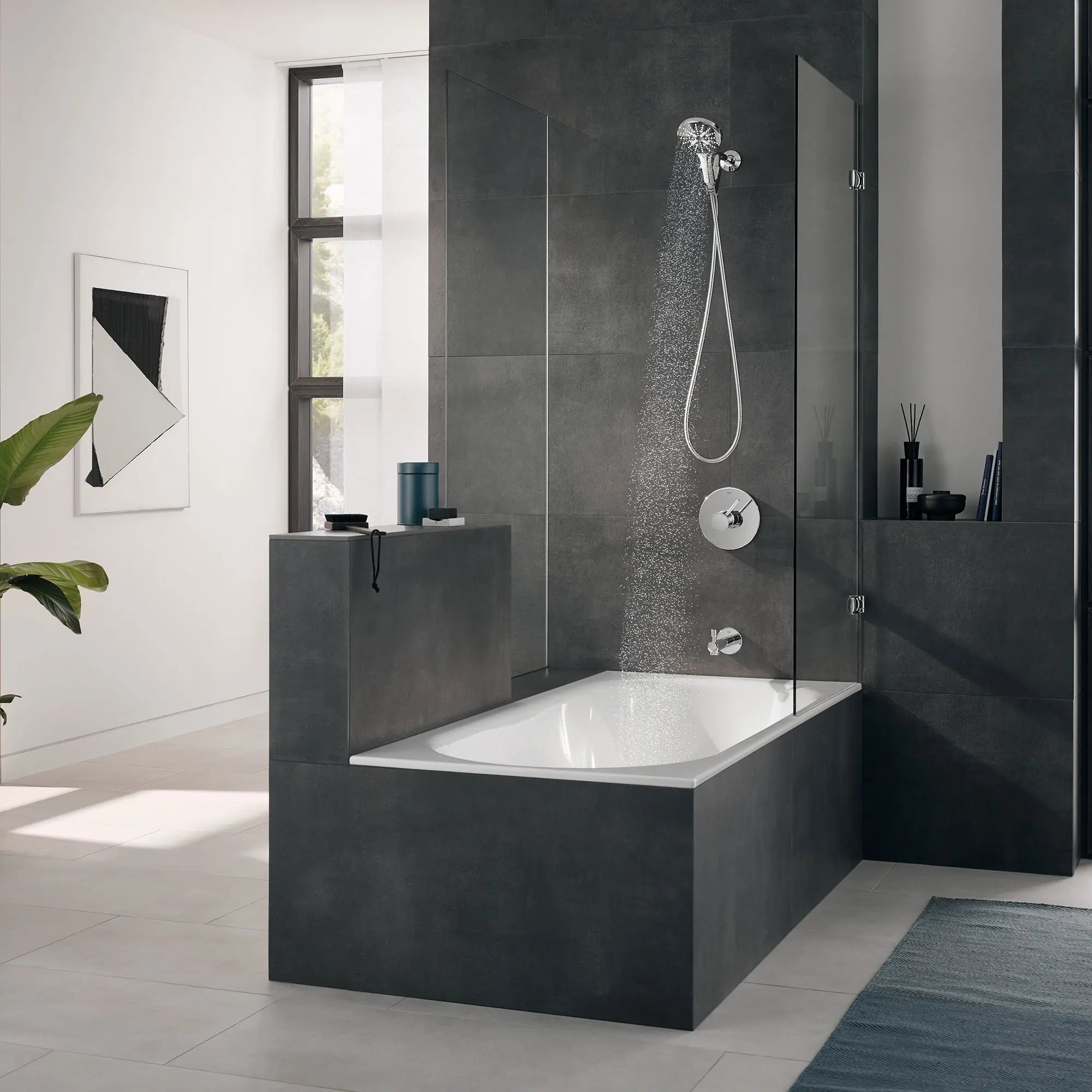 Ensemble de douchette - 3 jets,  6,6 L/min (1,75 gpm) // CHROME STARLIGHT GROHE // 163153_26604000-Rainshower-Smartactive-Hand-Shower-Set-StarLight-Chrome-Beauty_0_CDNwebp.webp