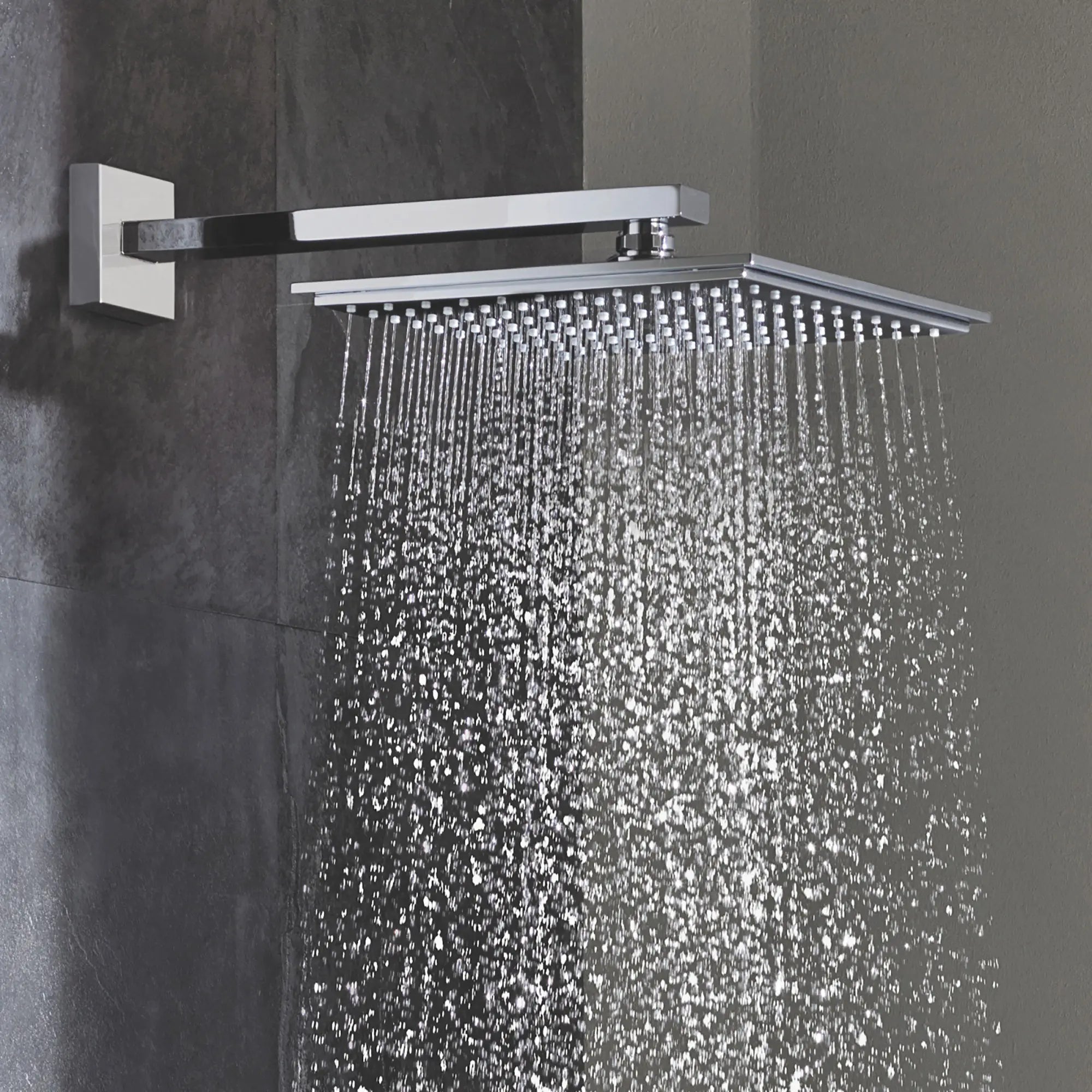 Euphoria Cube 150 Pomme de douche - 1 jet d’aspersion // CHROME STARLIGHT GROHE // 163904_27705000-Euphoria-Cube-150-1-Spray-Showerhead-Starlight-Chrome-Beauty-7_0_CDNwebp.webp