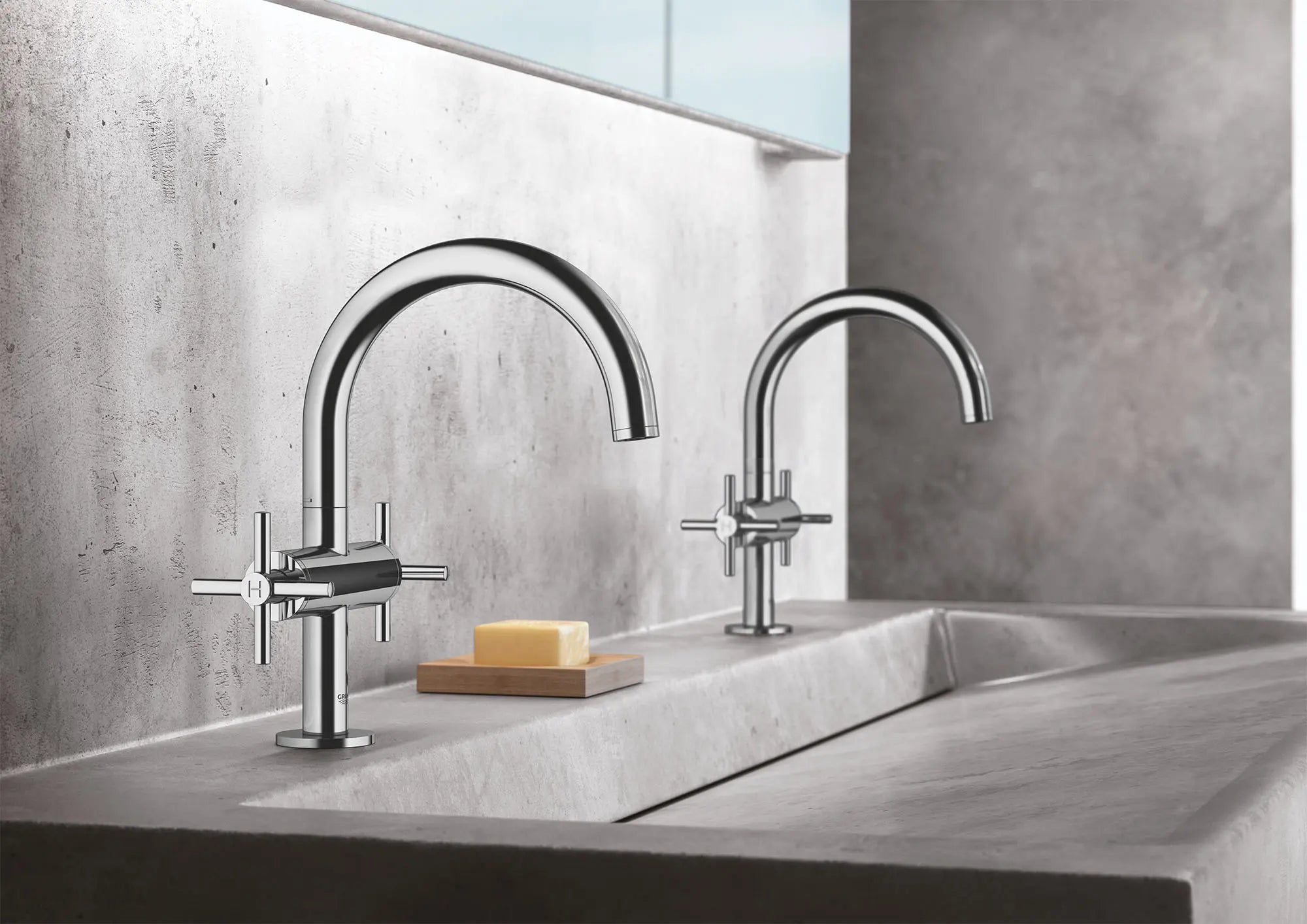 Robinet monotrou à bec bas // CHROME STARLIGHT GROHE // 164008_B-21031003_1_0_CDNwebp.webp