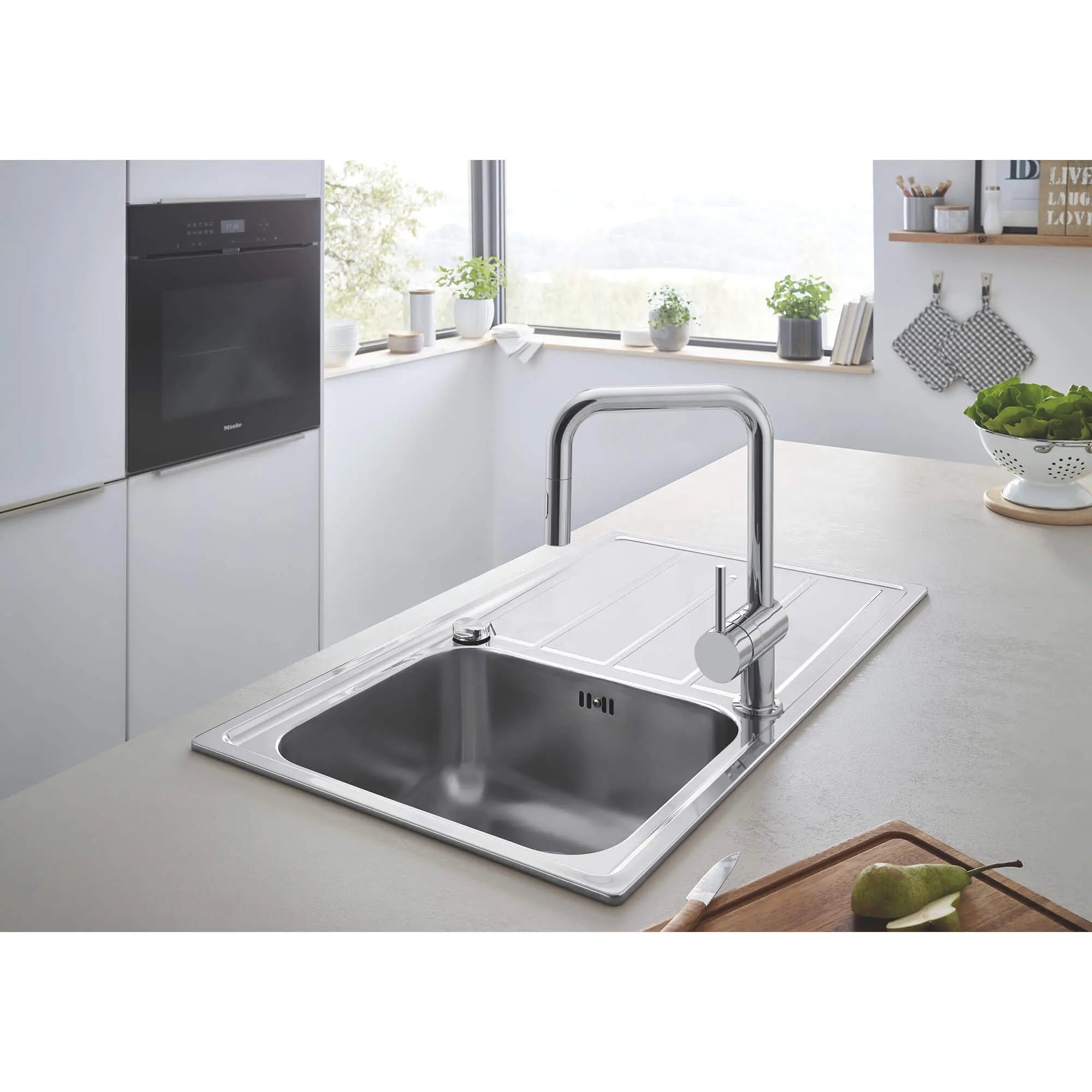 Robinet de cusine rétractable à poignée simple et double jet 6,6 L/min (1,75 gpm)  // CHROME STARLIGHT GROHE // 1643_32319003-single-handle-kitchen-faucet-enviro-2_0_CDNwebp.webp