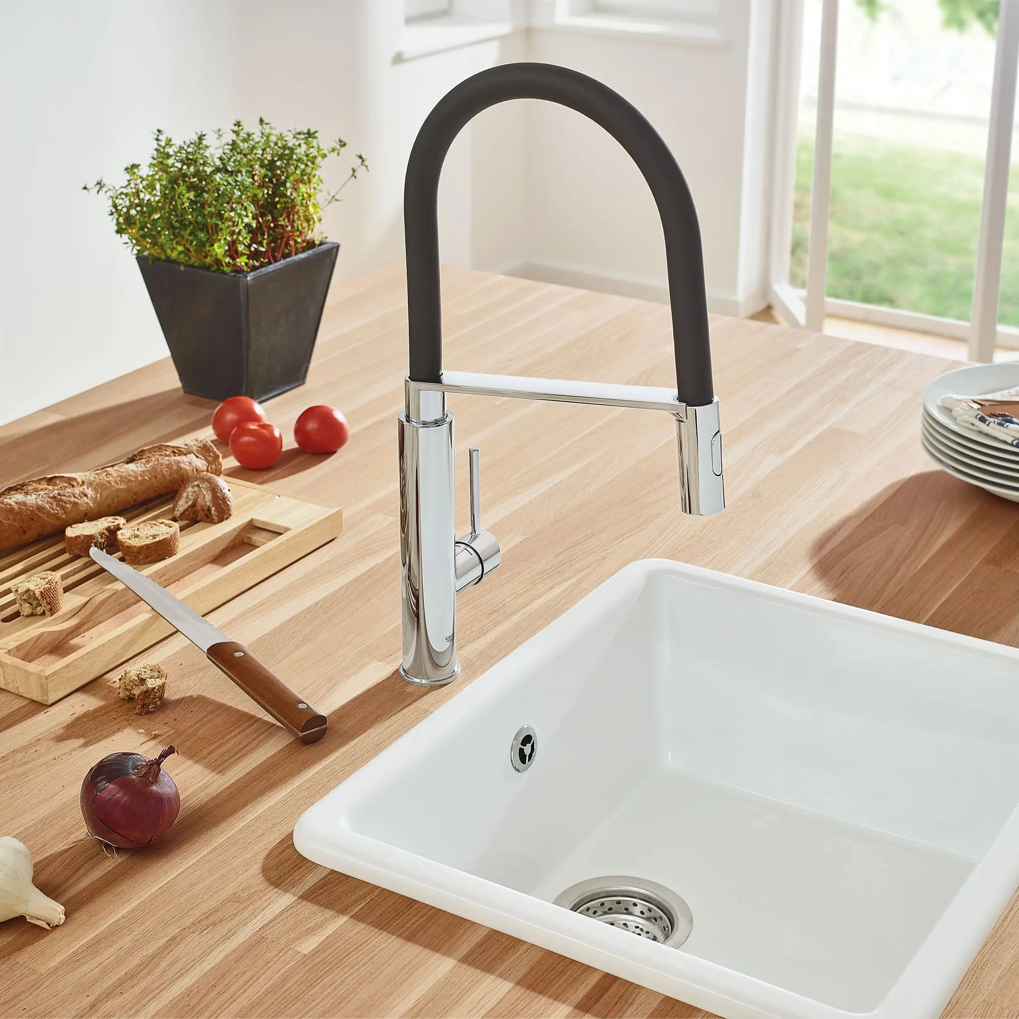 Robinet de cuisine semi-pro à double jet 6,6 l/min (1,75 gpm) // CHROME STARLIGHT GROHE // 164711_B-31492000_1_0_CDNwebp.webp