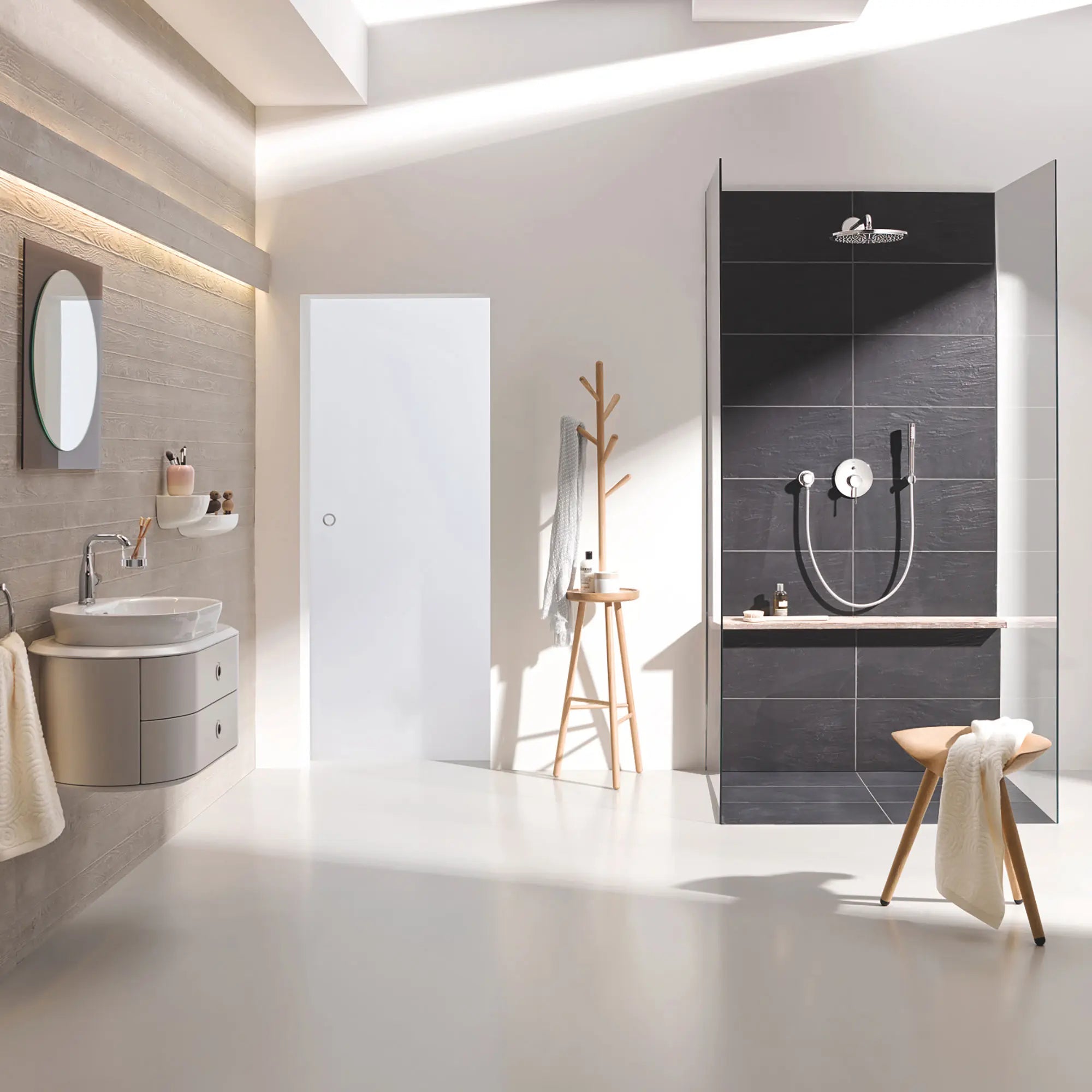 Rainshower Cosmopolitan 310nPomme de douche - 1 jet d’aspersion // CHROME STARLIGHT GROHE // 164888_27478000-Rainshower-Cosmopolitan-310-1-Spray-Showerhead-Starlight-Chrome-Beauty-2_0_CDNwebp.webp