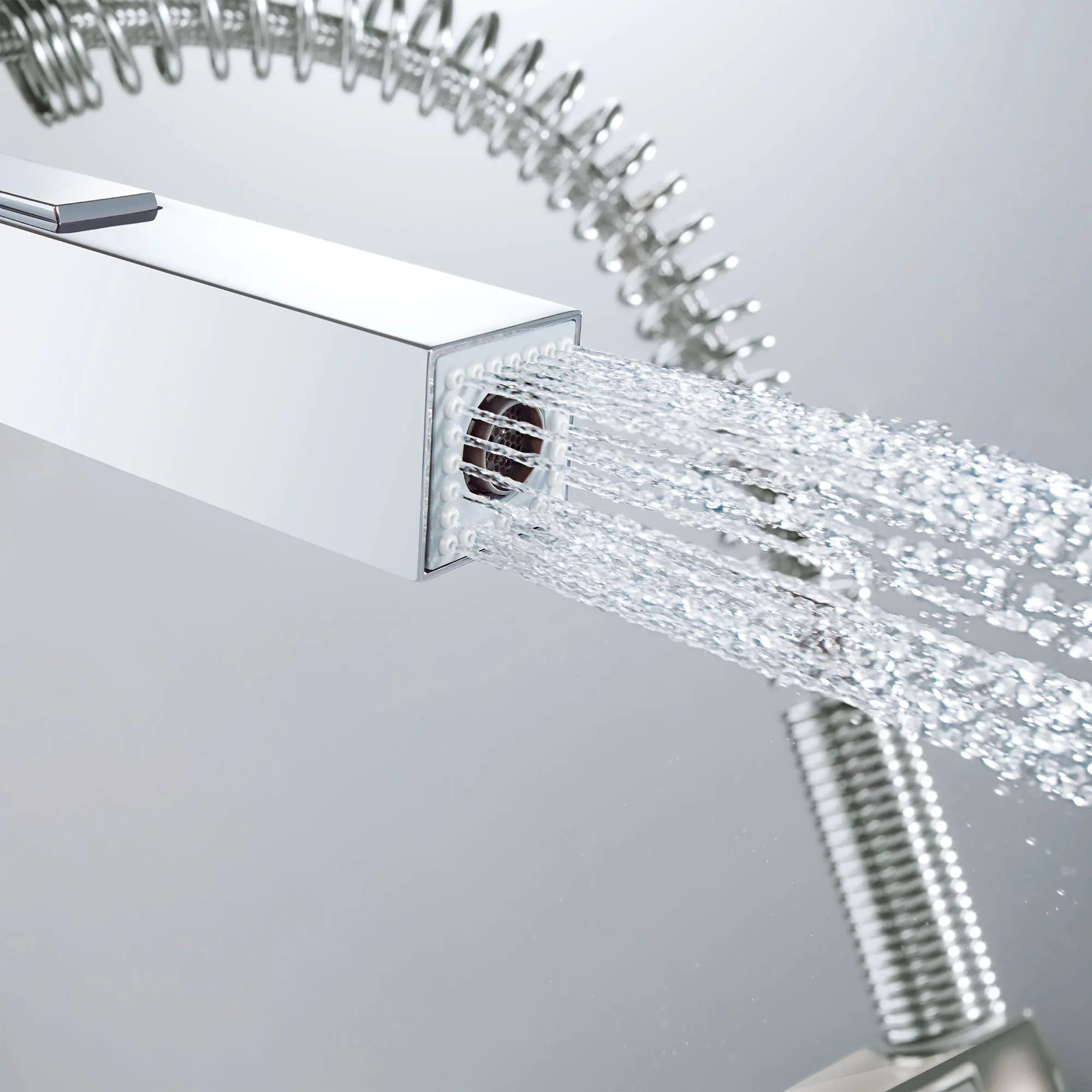 Robinet de cuisine semi-pro à poignée simple et double jet 6,6 L/min (1,75 gpm) // CHROME STARLIGHT GROHE // 164909_B-31401000_0_CDNwebp.webp