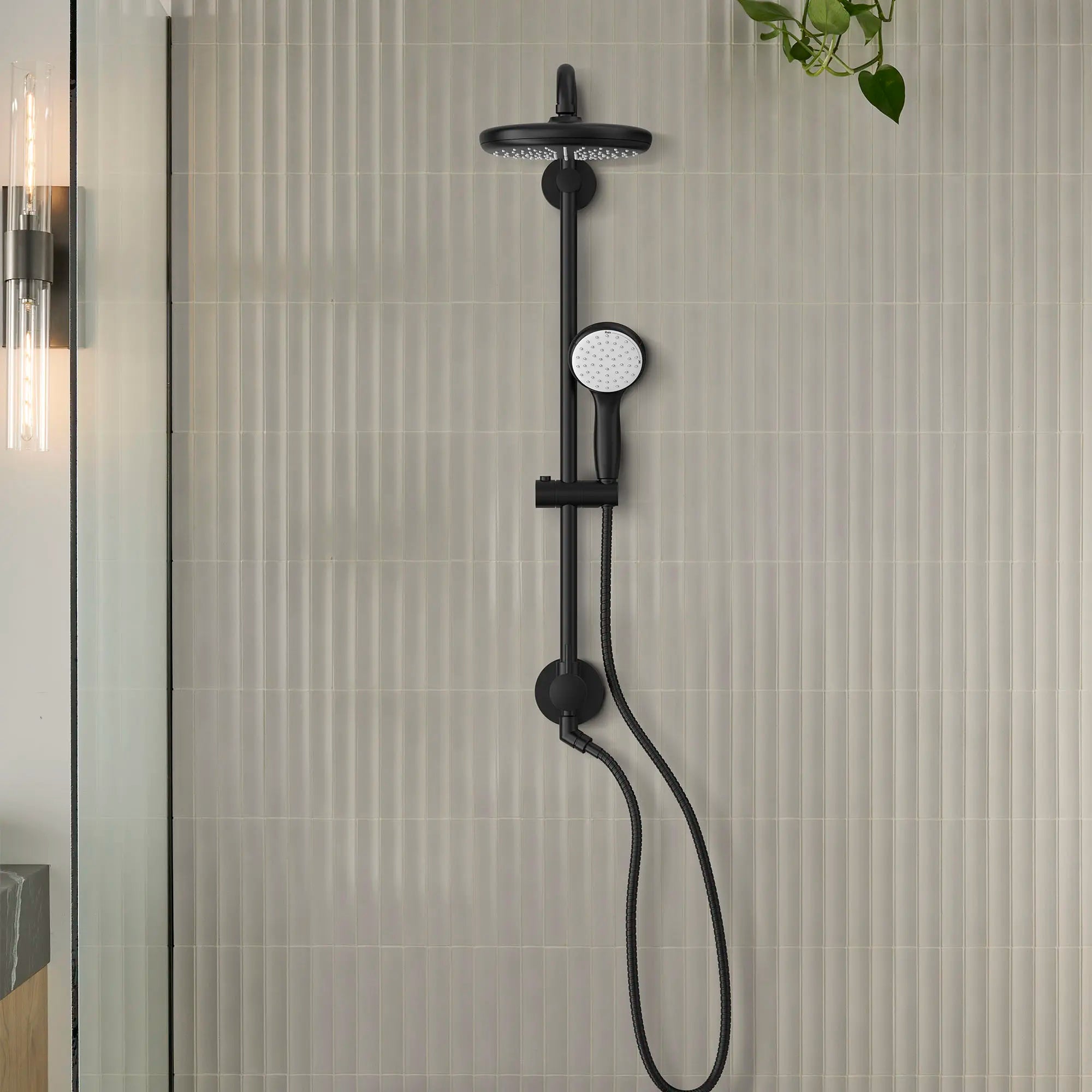 Système de douche Tempesta de 25 po, 6.6 L/min (1.75 gpm) // NOIR MAT // 176790_RetroFit_EnvironmentCloseUp_261232431_0001_Aug2023_0_CDNwebp.webp