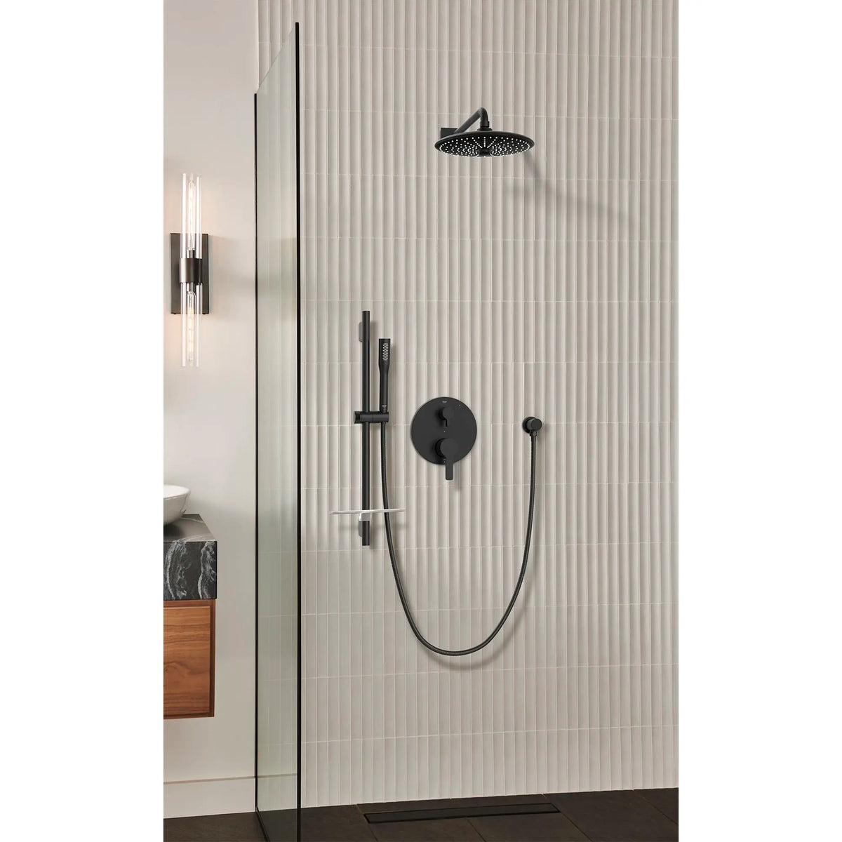 Garniture Lineare pour obturateur r?gulateur de pression avec inverseur ? 2 voies et cartouche // NOIR MAT // 177119_Euphoria_EnvironmentCloseUp_294212430_264562430_264662430_266022430_0002_Sept2023_0_CDNwebp_a993a62f-61b4-49b2-b548-090826e96a0b.webp