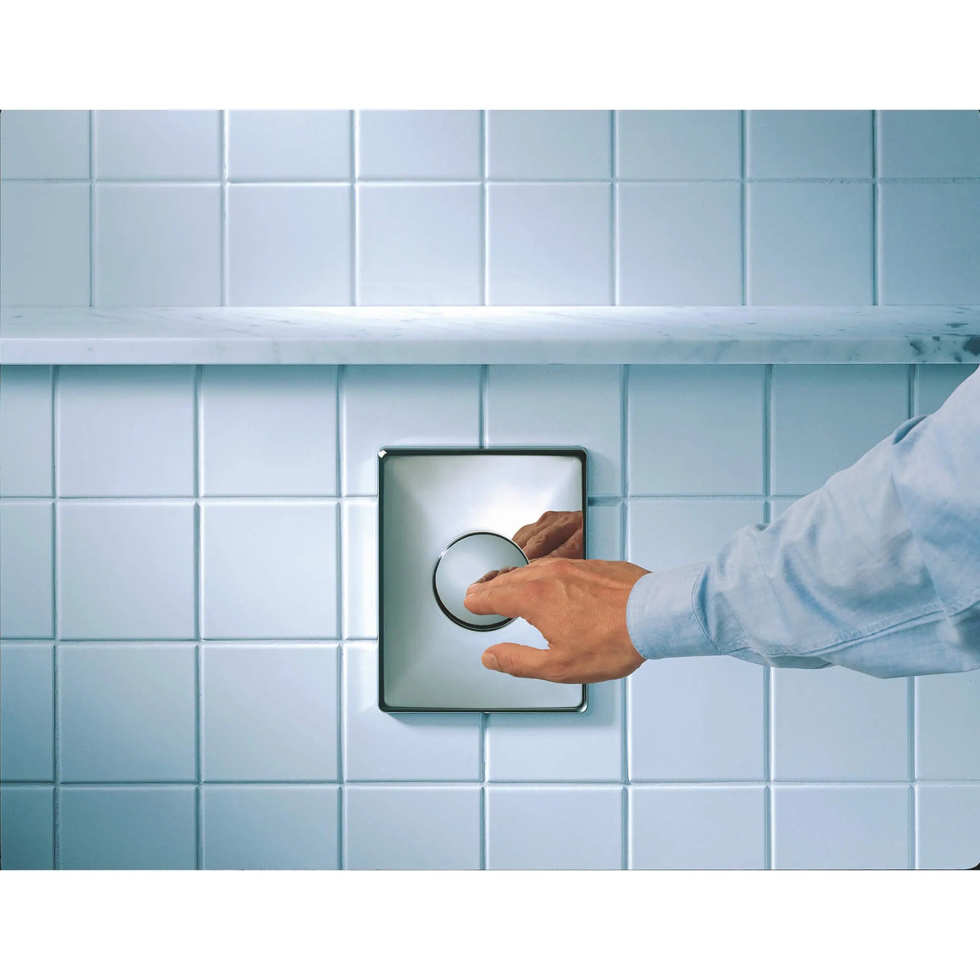 Plaque de couverture Skate // CHROME STARLIGHT GROHE // 1789_37547000-wall-plate-enviro-3_0_CDNwebp.webp