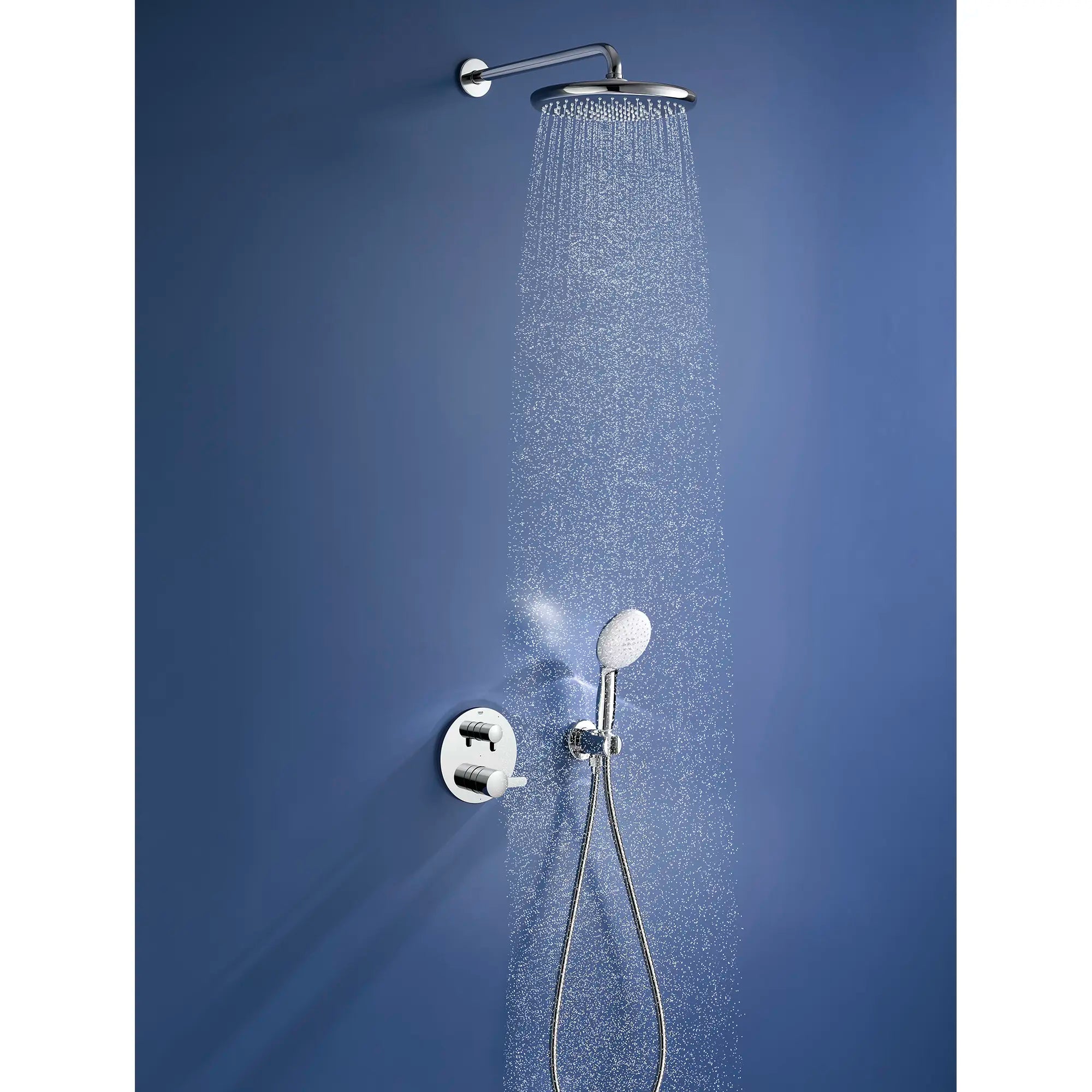Pomme de douche à effet pluie 250, 9-7?8 po - 1 jet, 1,75 gpm // CHROME STARLIGHT GROHE // 181454_Tempesta_EnvironmentCloseUp_26047002_29434000_28417000_26715000_0001_Sept2023_1_CDNwebp.webp