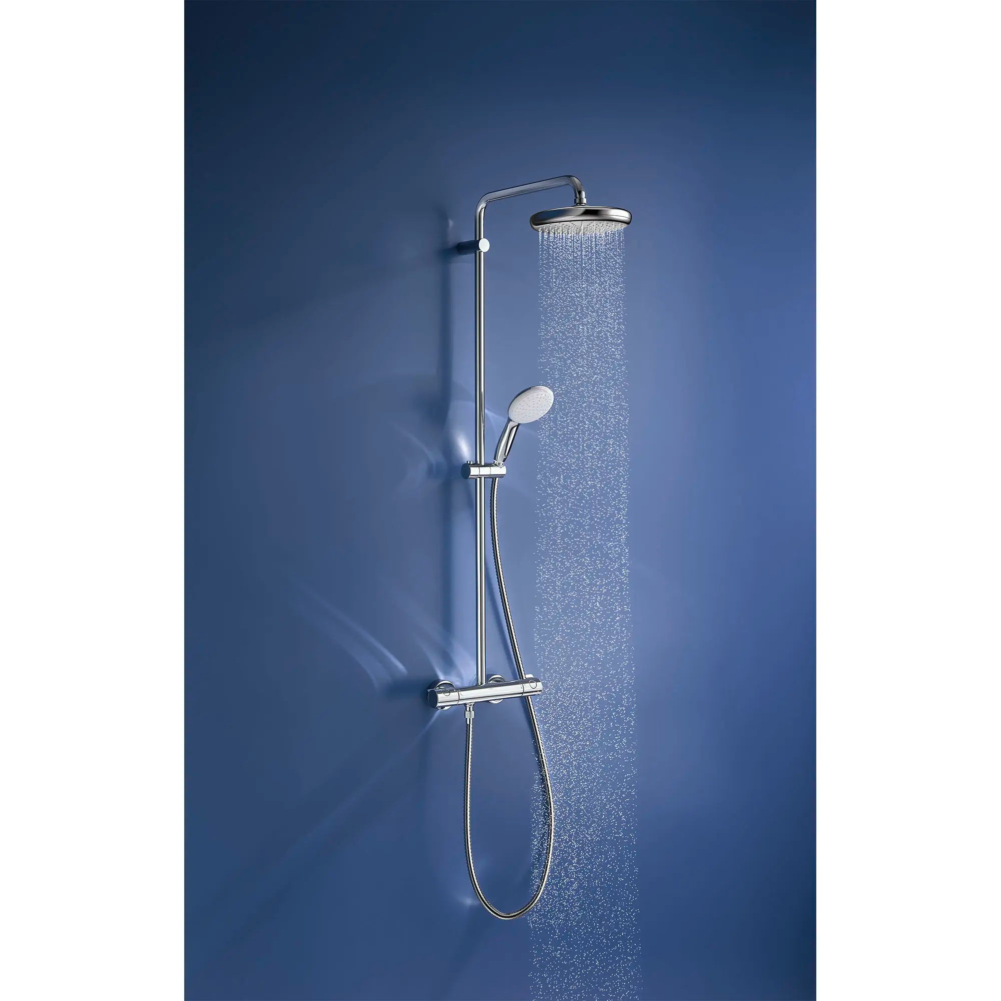 Pomme de douche 210, 8 po - 1 jet, 6,6 L/min (1,75 gpm) // CHROME STARLIGHT GROHE // 181455_Tempesta_EnvironmentCloseUp_26047002_26409000_26421000_0001_Sept2023_0_CDNwebp.webp
