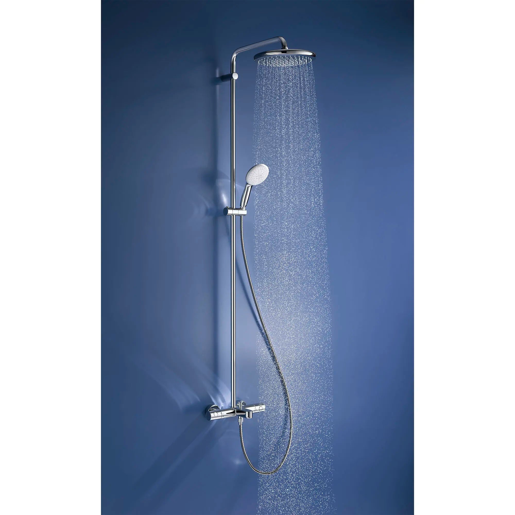 Pomme de douche à effet pluie 250, 9-7?8 po - 1 jet, 1,75 gpm // CHROME STARLIGHT GROHE // 181457_Tempesta_EnvironmentCloseUp_26715000_26047002_0001_Sept2023_0_CDNwebp.webp