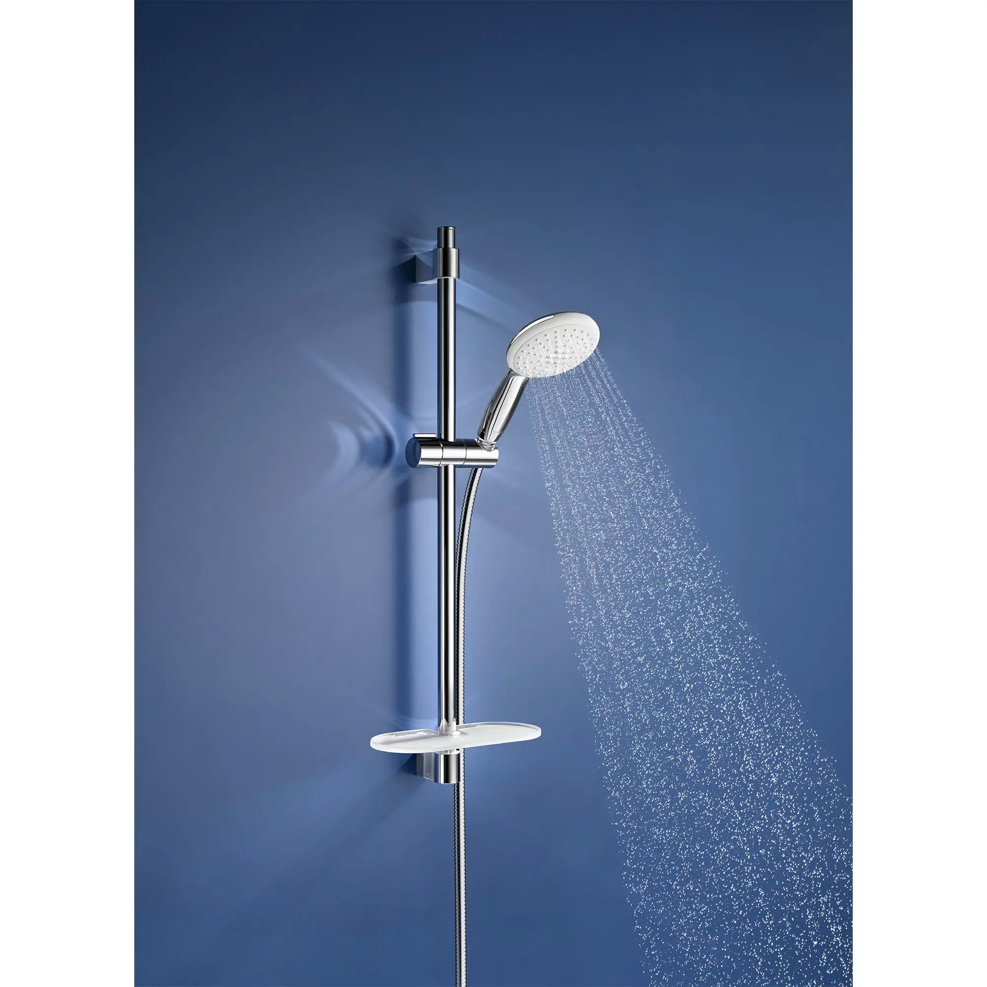 Tempesta 110 - Ensemble de barre de douche ronde, 24 po, 2 jets, 5,7 L/min (1,5 gpm) // CHROME STARLIGHT GROHE // 181462_Tempesta_EnvironmentCloseUp_26770001_26077002_0001_Sept2023_0_CDNwebp.webp