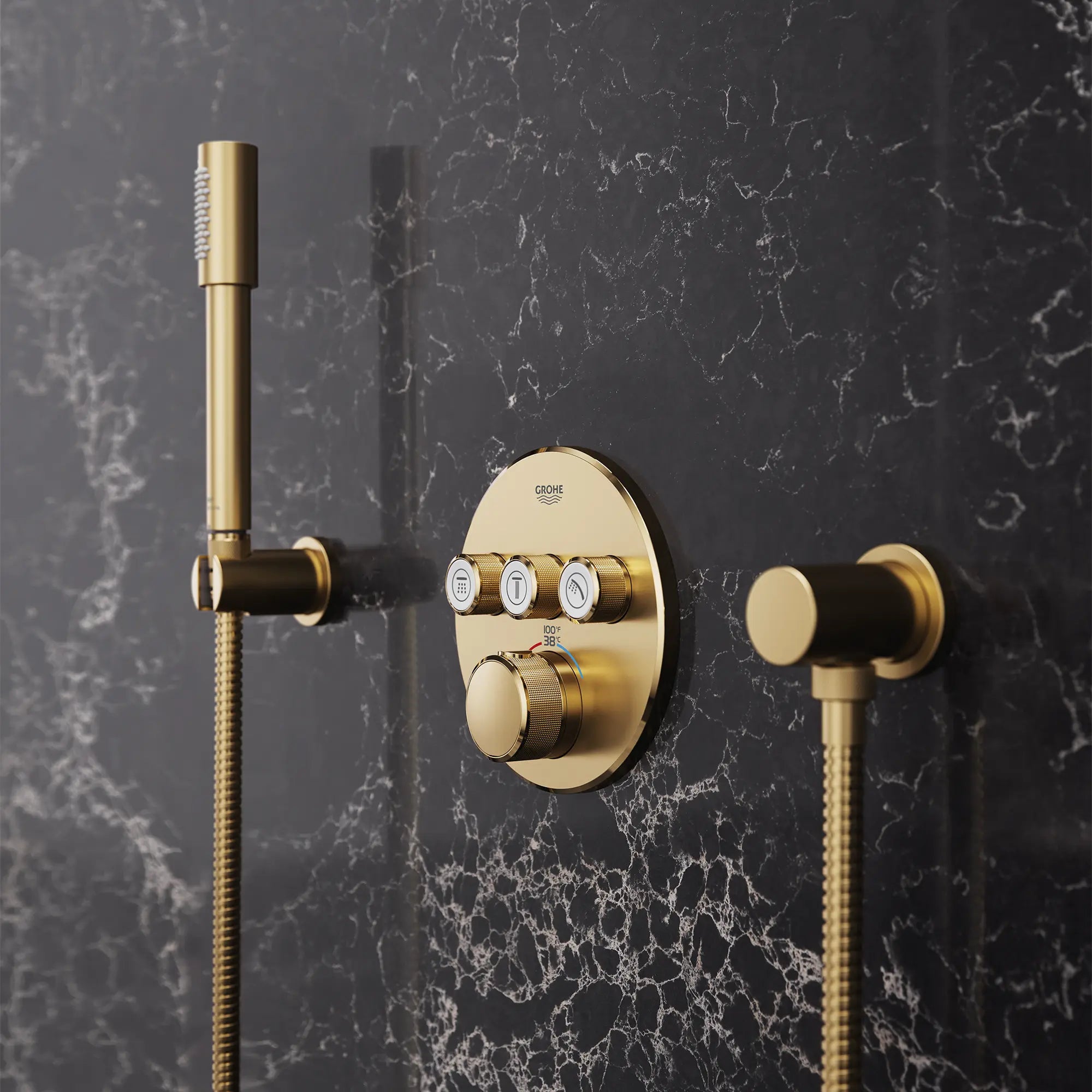 Douchette - 1 jet, 6,6 L/min (1,75 gpm) // AUBE FRAÎCHE BROSSÉ // 186621_Atrio_EnvironmentCloseUp_29138GN0_26866GN0_0001_Oct2023_0_CDNwebp_96a11d5d-1471-49c5-8ebe-e4c1d5f107ce.webp