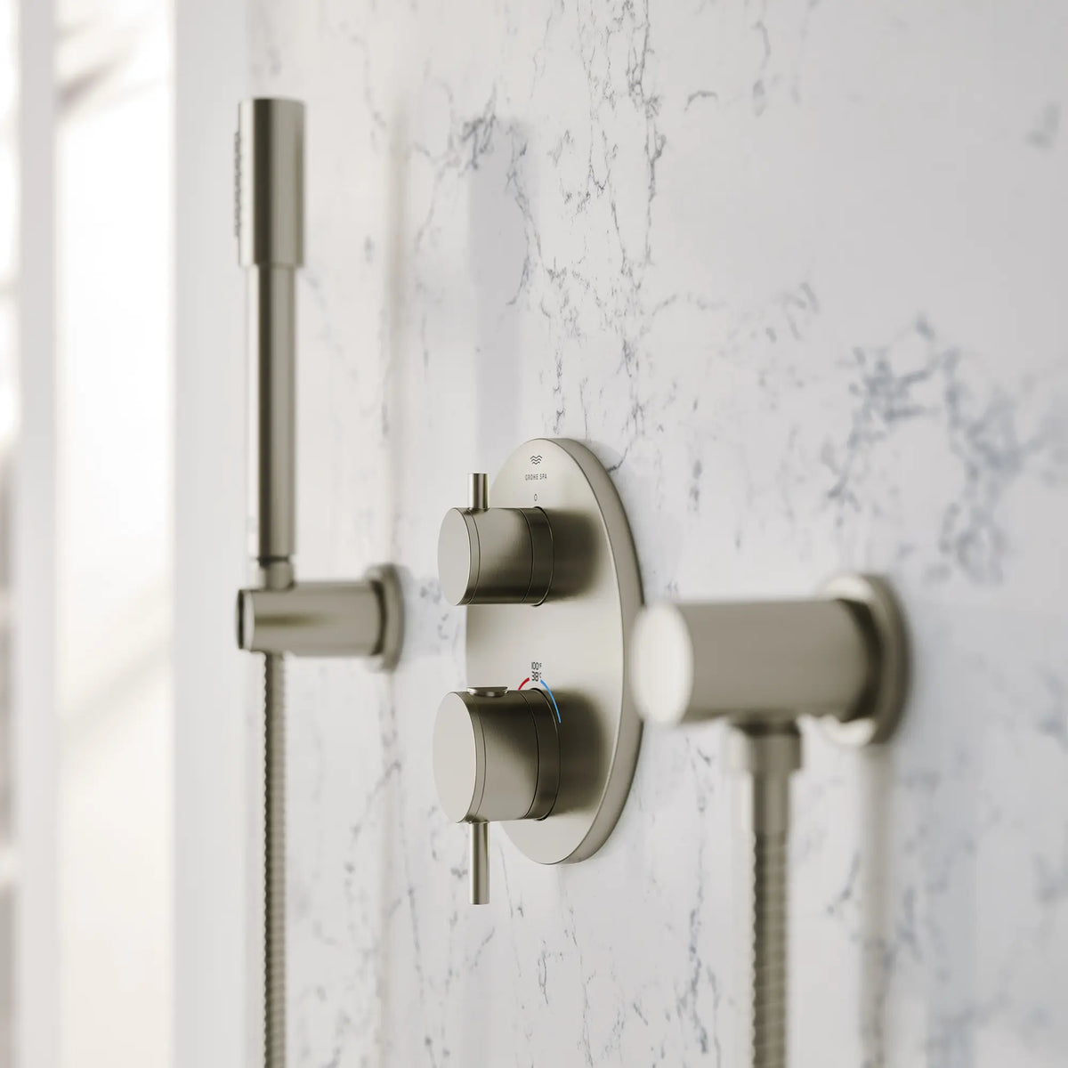 Garniture de robinet thermostatique à fonction double, 2 poignées // NICKEL BROSSÉ INFINITYFINISH // 186624_Atrio_EnvironmentCloseUp_24361EN0_26866EN0_0001_Oct2023_0_CDNwebp_60e45282-2eae-40e3-8ccb-07ad6c18871f.webp