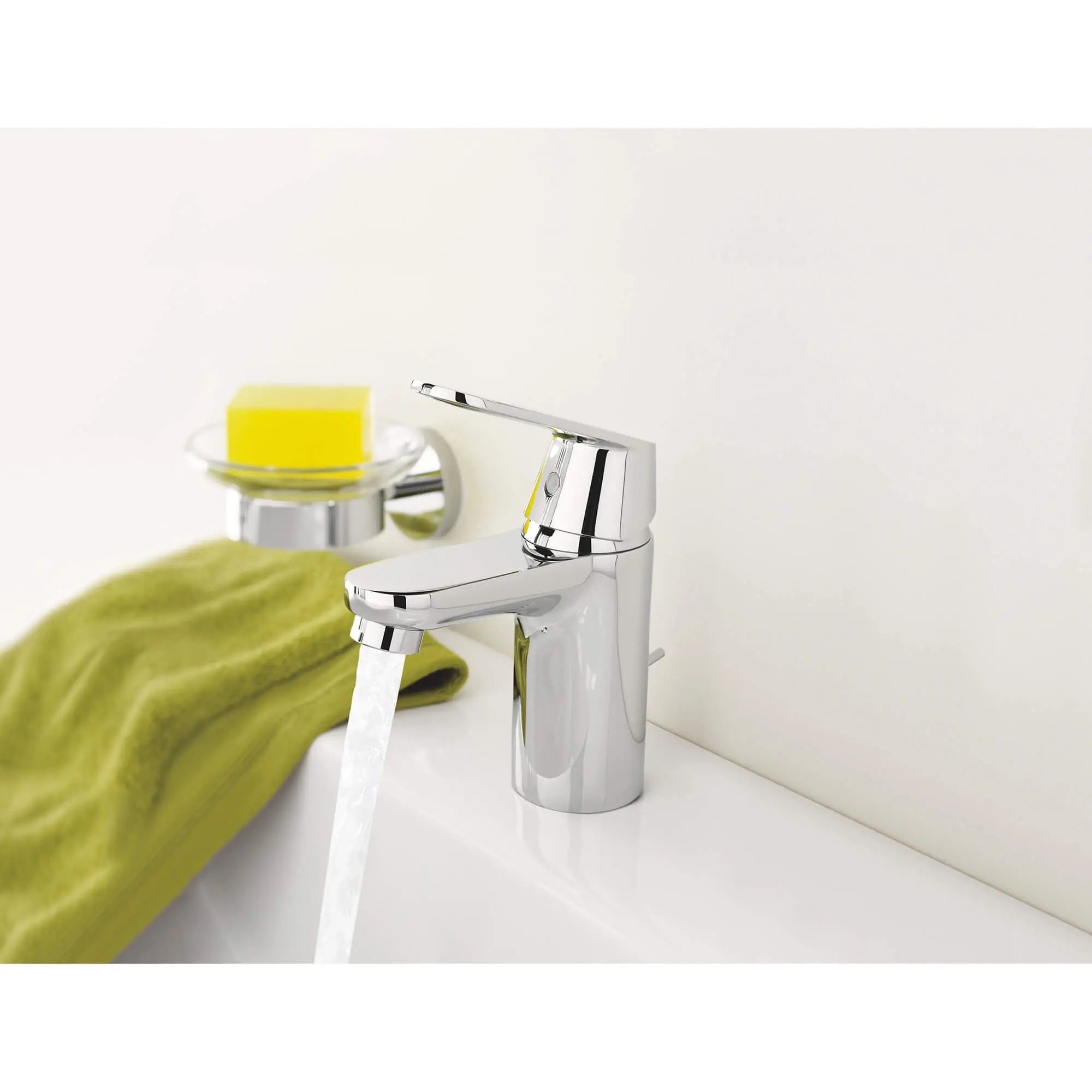 Ensemble d'accessoires // CHROME STARLIGHT GROHE // 1964_40344000-accessory-set-enviro-3_0_CDNwebp.webp