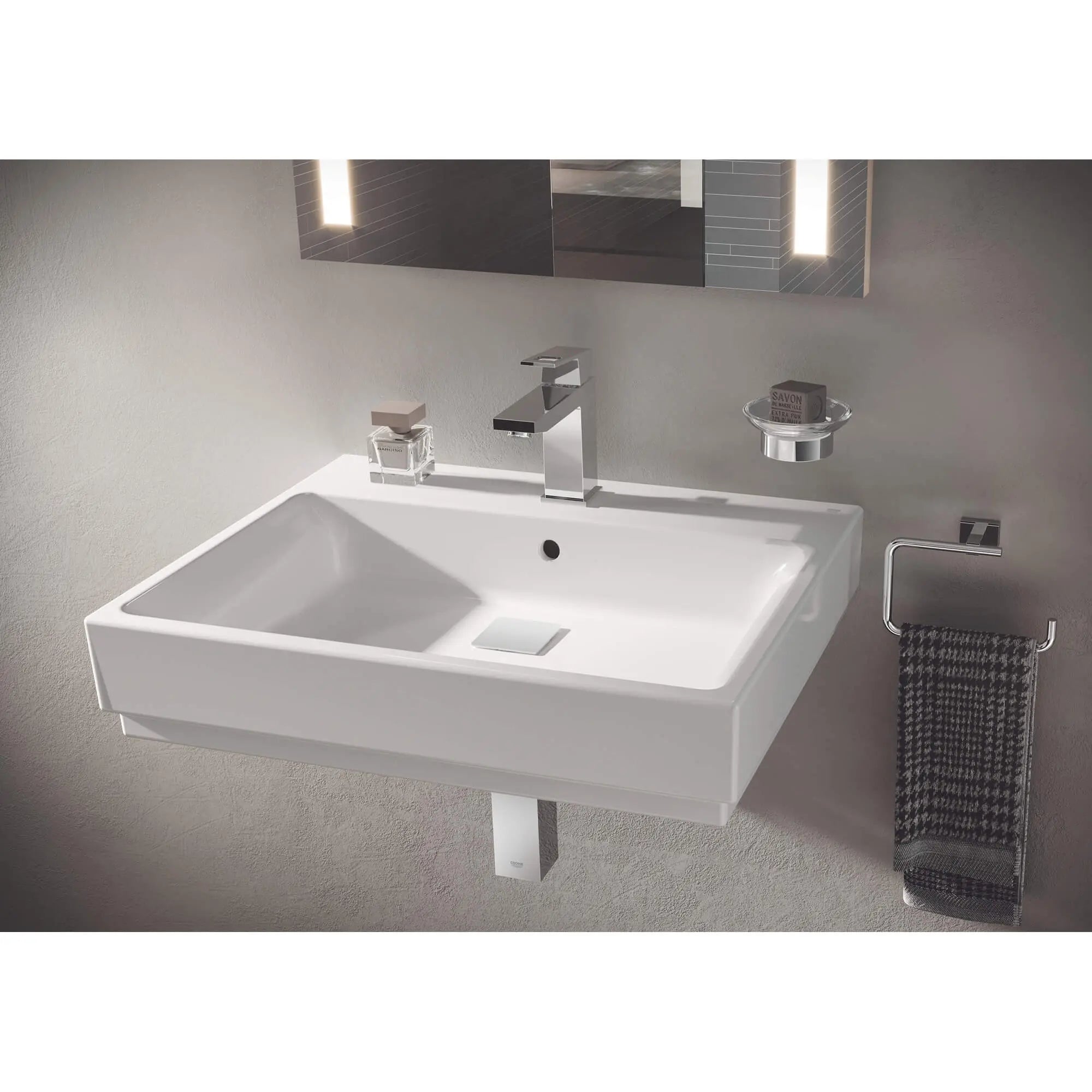 Essentials Porte-savon // CHROME STARLIGHT GROHE // 2028_40368001-soap-dish-enviro-8_0_CDNwebp.webp