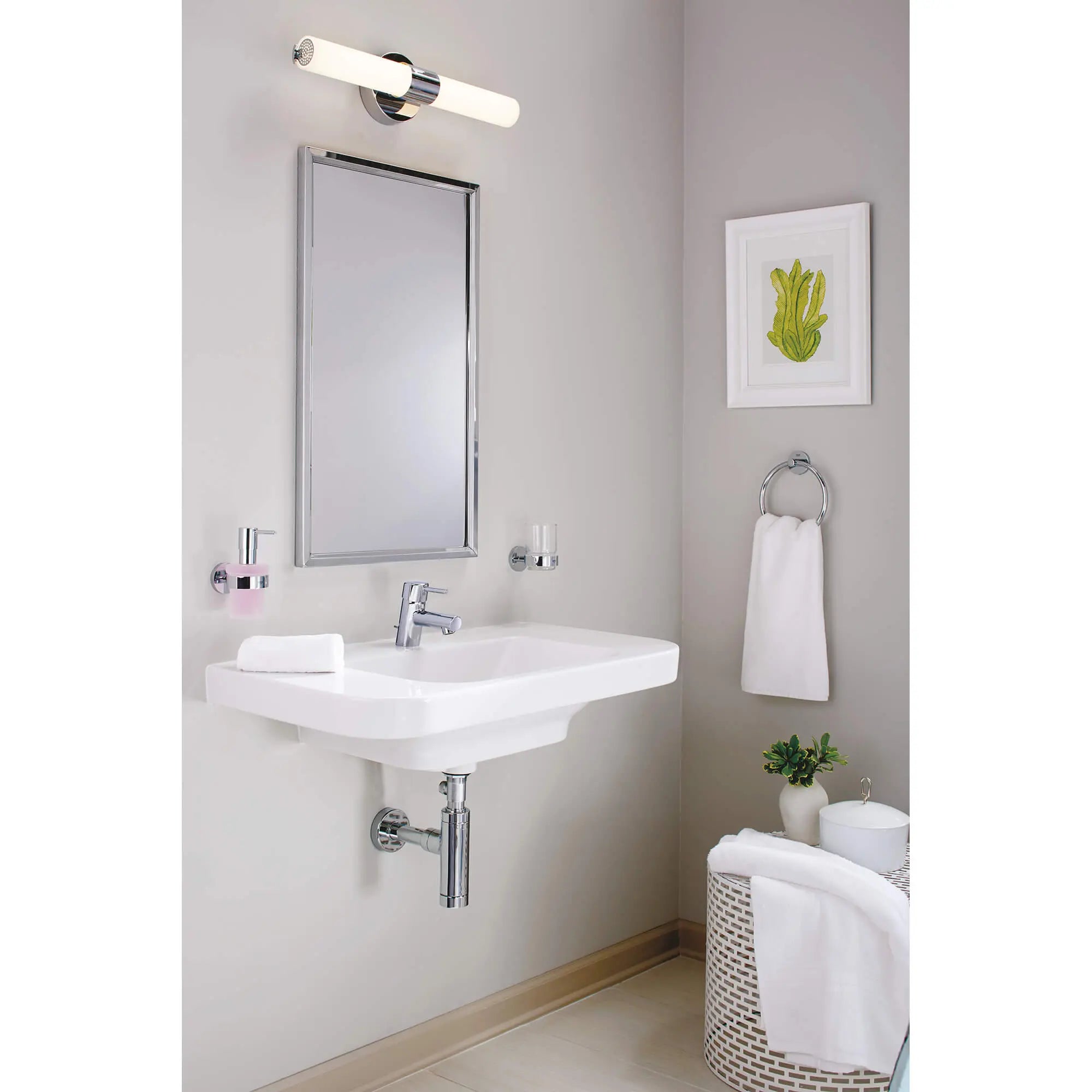 Essentials Distributeur à savon avec support // CHROME STARLIGHT GROHE // 2335_40448001-soap-dispenser-with-holder-enviro-9_0_CDNwebp.webp