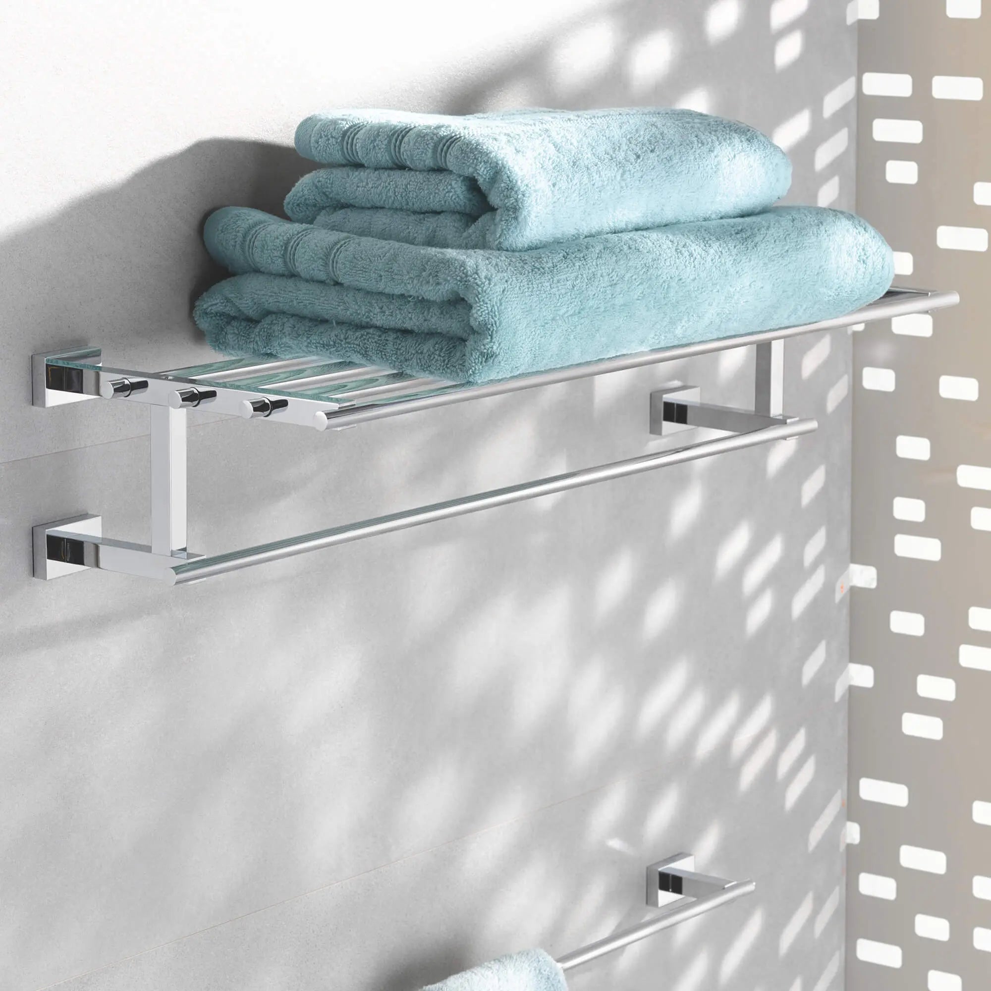 Porte-serviettes de multiple de 23 5?8 po // CHROME STARLIGHT GROHE // 2375_40512001-multi-towel-rack-enviro-2_0_CDNwebp.webp