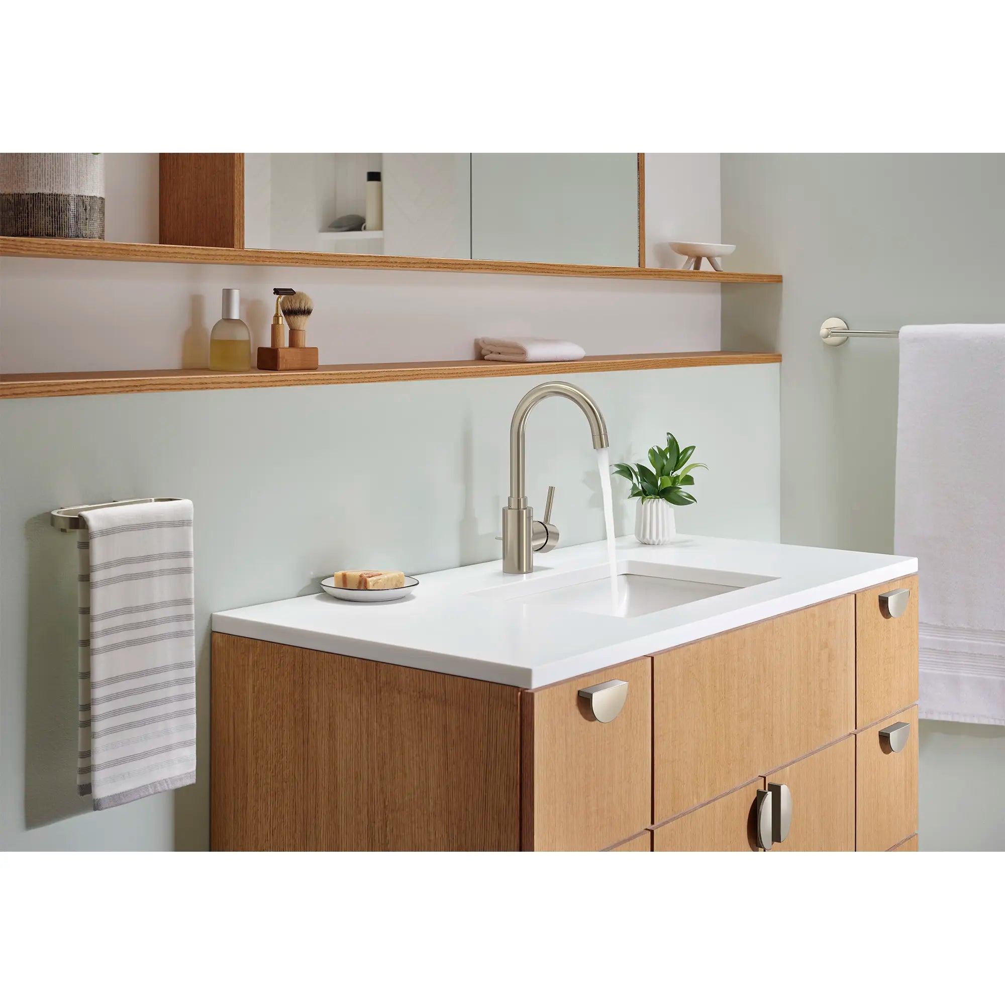 Grand robinet monotrou à poignée simple pour salle de bain 4,5 l/min (1,2 gpm) // NICKEL BROSSÉ INFINITYFINISH // 237805_Concetto_EnvironmentCloseup_32138EN2_0002_Feb2024_CDNwebp.webp