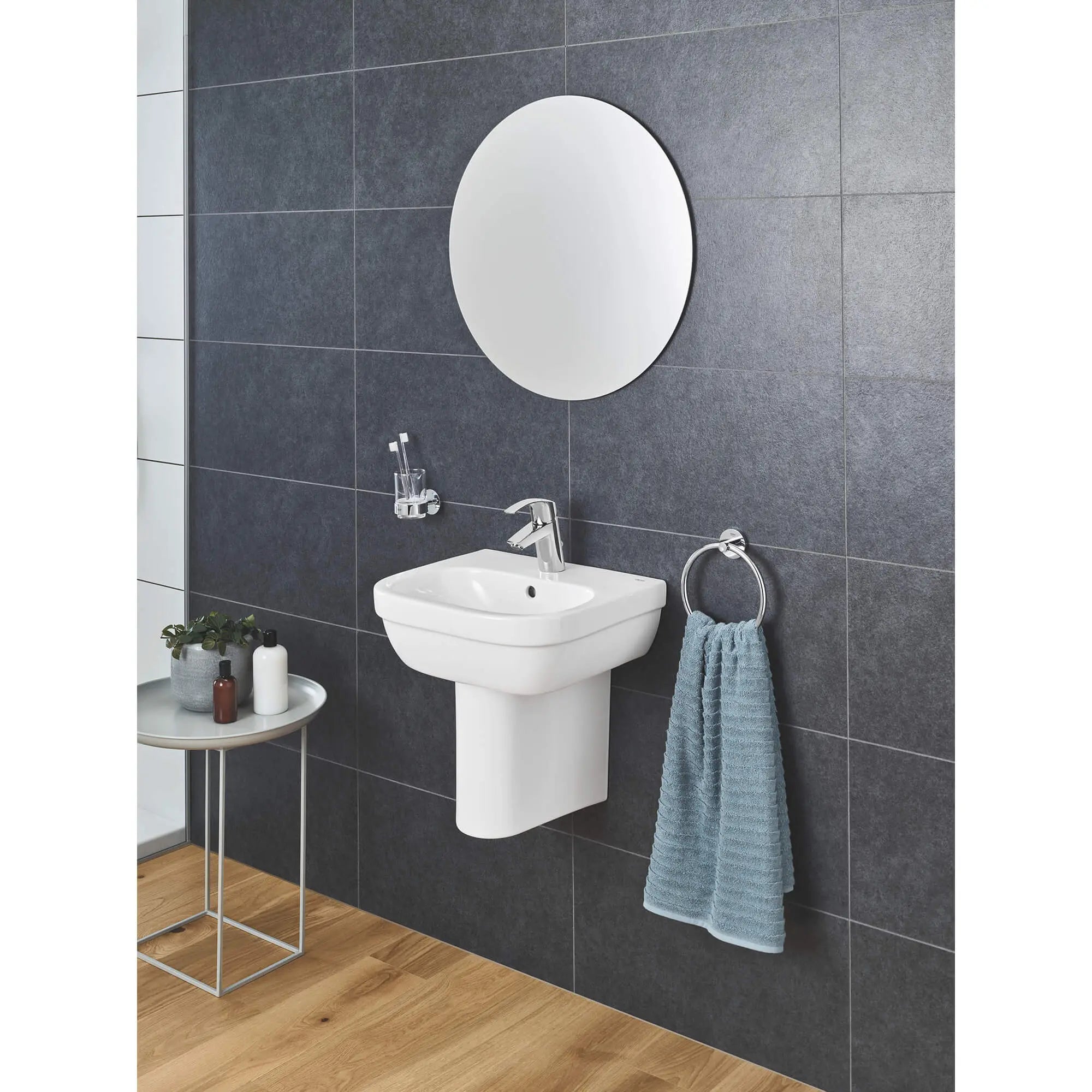 Support pour gobelet, porte-savon ou distributeur à savon // CHROME STARLIGHT GROHE // 2385_40585001-holder-enviro-1_0_CDNwebp.webp
