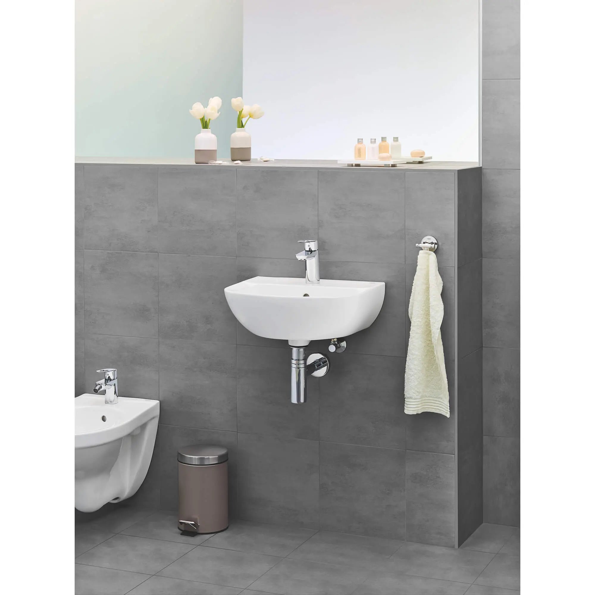 Support pour gobelet, porte-savon ou distributeur à savon // CHROME STARLIGHT GROHE // 2390_40585001-holder-enviro-3_0_CDNwebp.webp