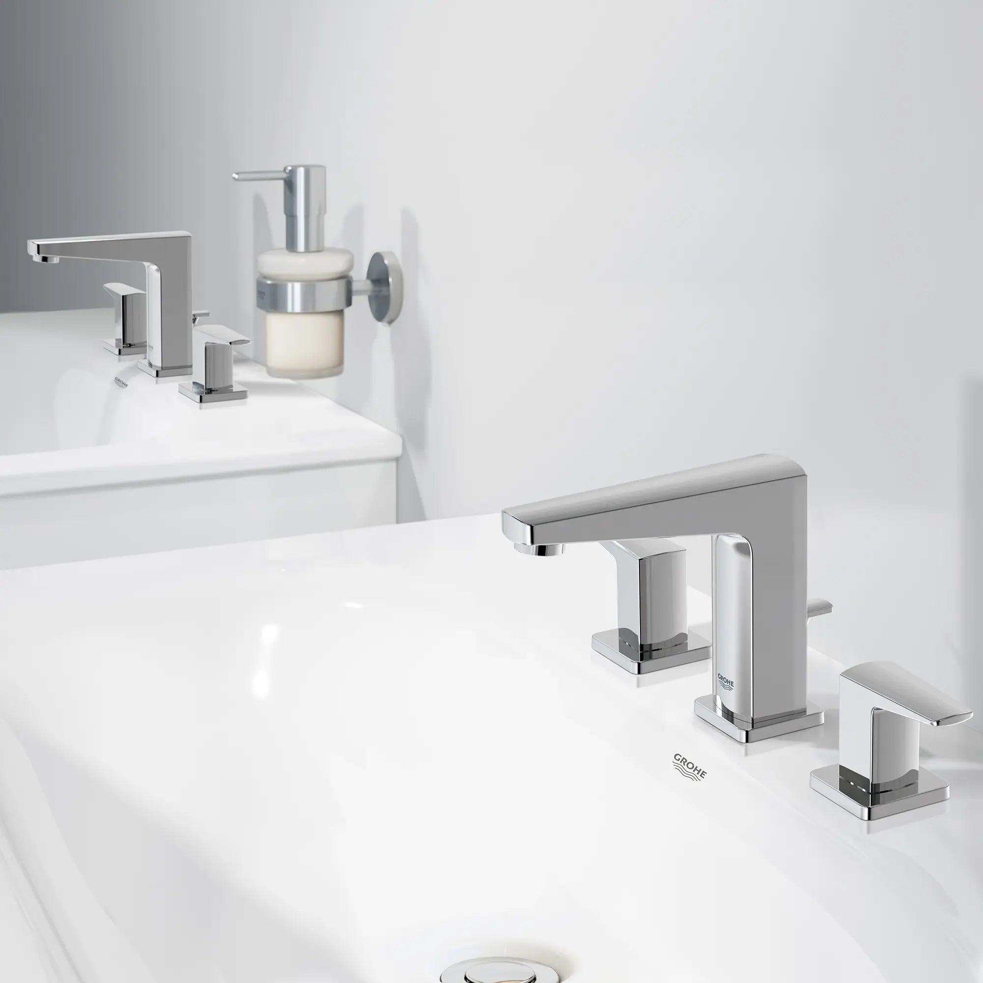 Tallin Robinet éspace // CHROME STARLIGHT GROHE // 239934_Tallinn_EnvironmentCloseup_20583.000_0001_MARCH2024_CDNwebp.webp