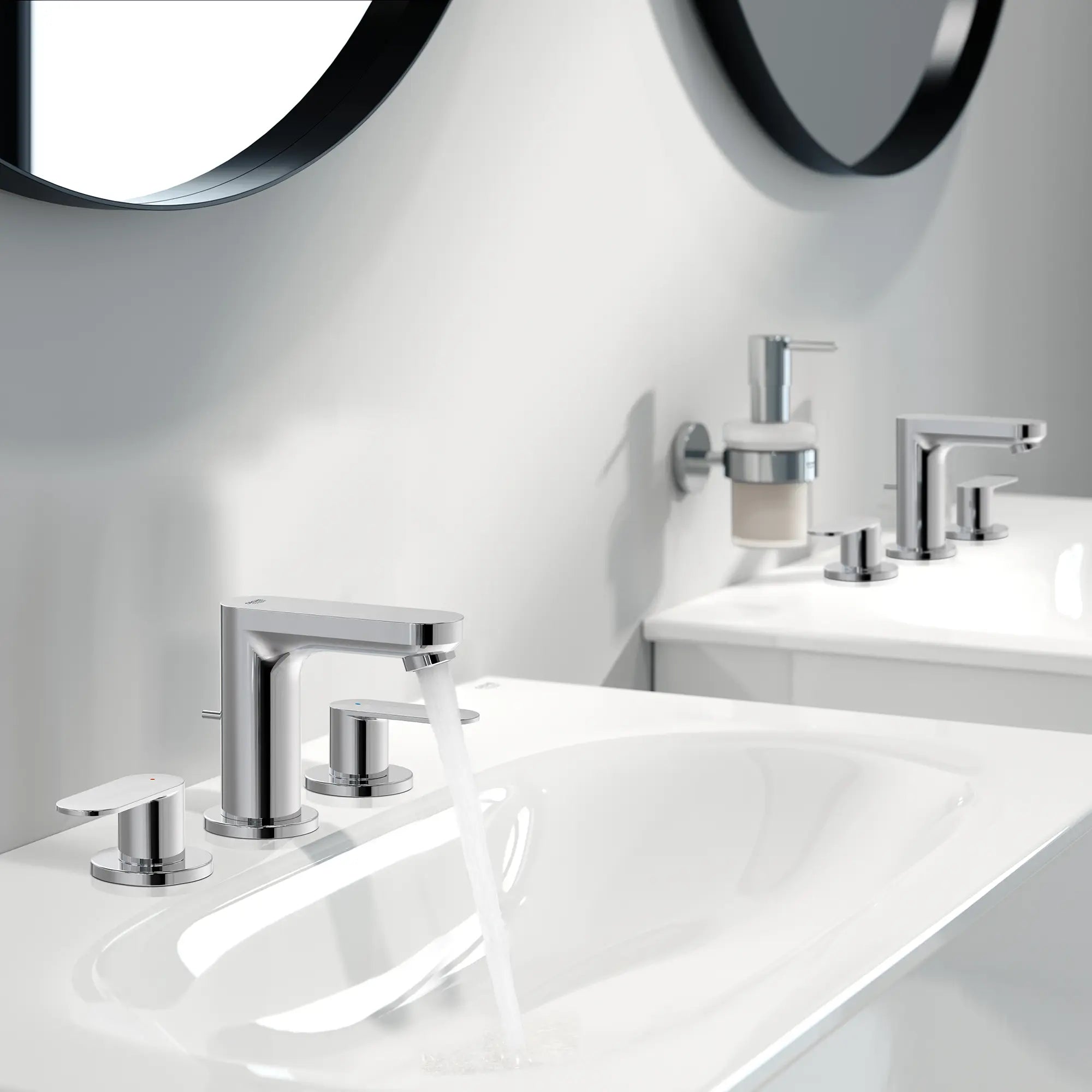 Robinetterie 3-trous pour lavabo Taille S // CHROME STARLIGHT GROHE // 239937_Eurosmart_EnvironmentCloseup_20199.000_0004_MARCH2024_CDNwebp.webp