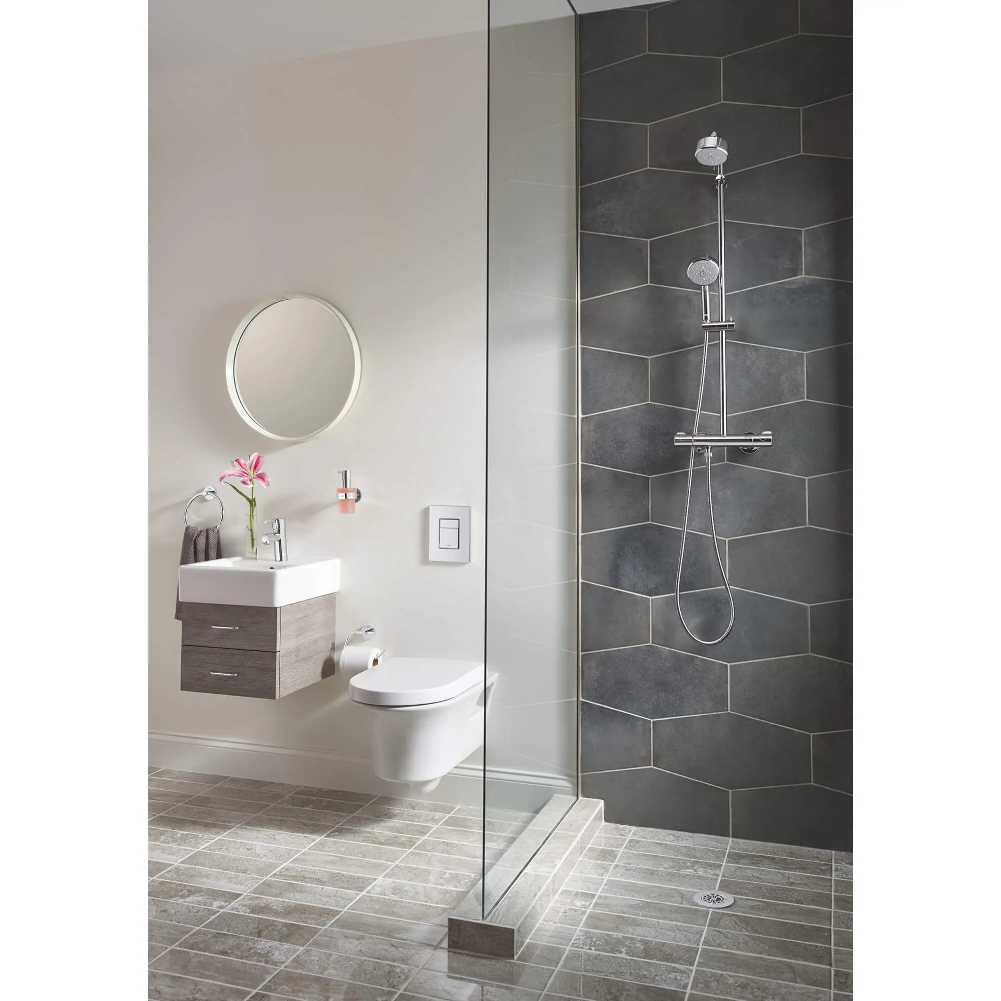 Essentials Distributeur de papier // CHROME STARLIGHT GROHE // 2417_40689001-toilet-paper-holder-enviro-2_0_CDNwebp.webp