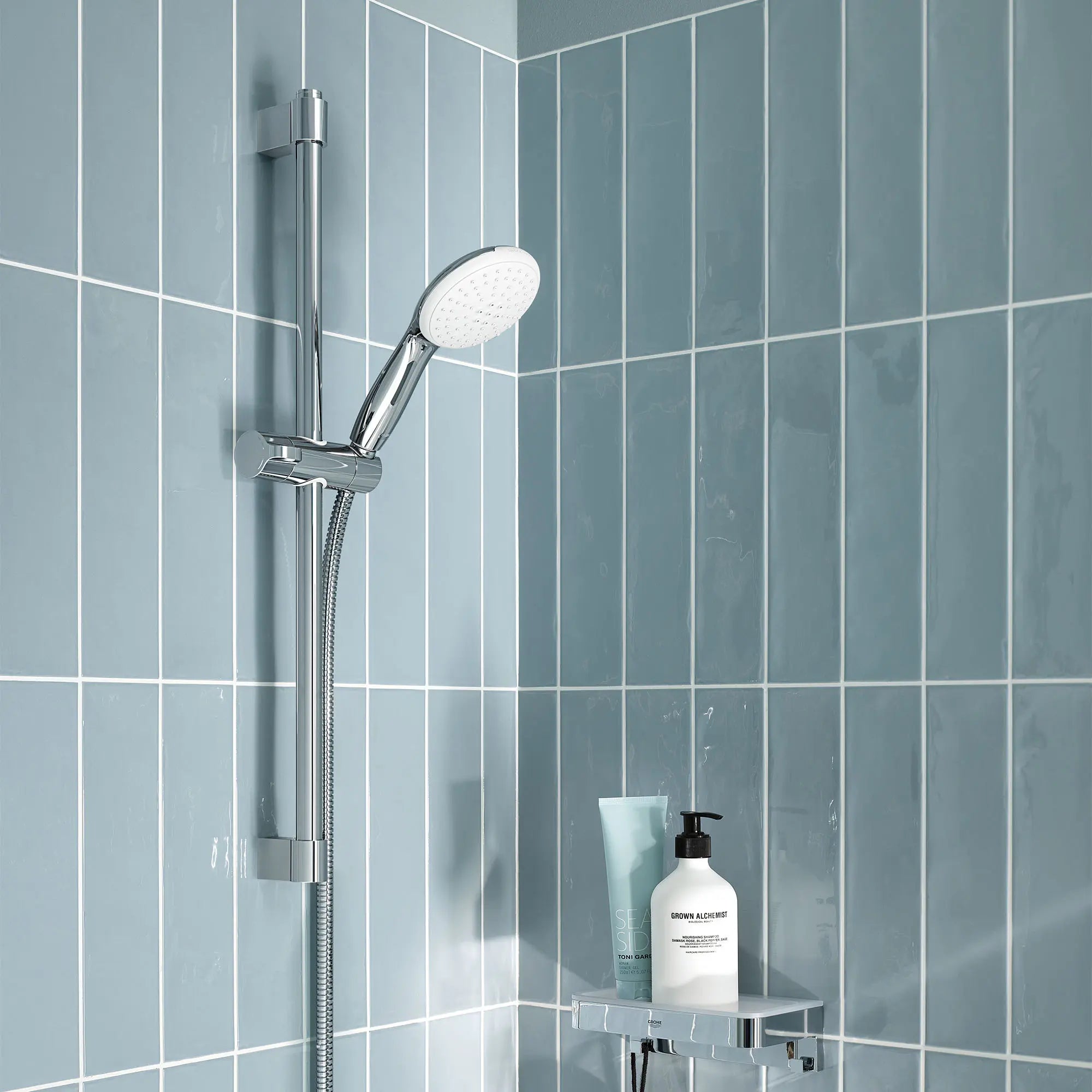 RotaFlex Boyau de douche métallique de 59 po // CHROME STARLIGHT GROHE // 244241_Tempesta_EnvironmentCloseUp_26047002_0001_Apr2024_CDNwebp.webp