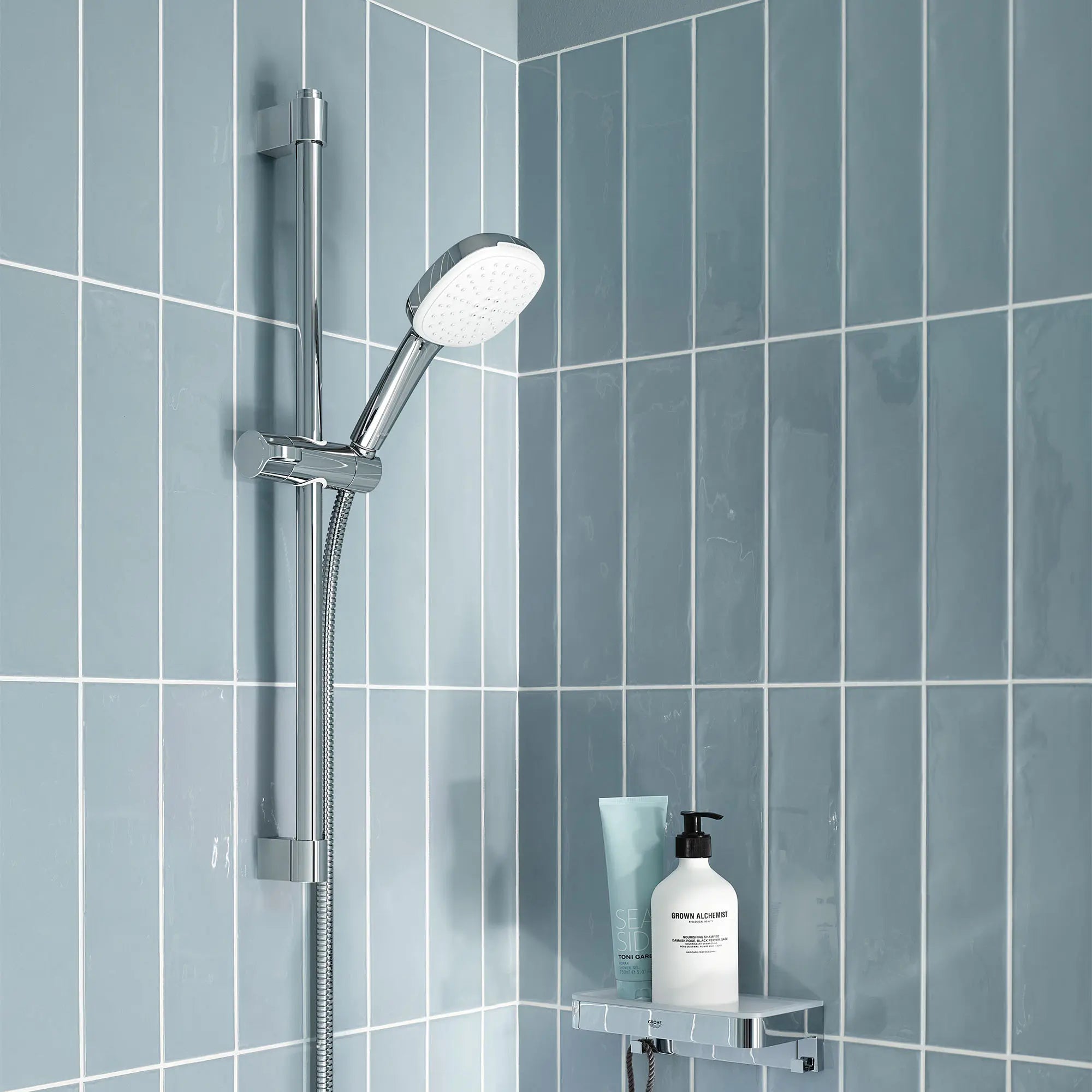 RotaFlex Boyau de douche métallique de 59 po // CHROME STARLIGHT GROHE // 244243_Tempesta_EnvironmentCloseUp_26776002_0001_Apr2024_CDNwebp.webp