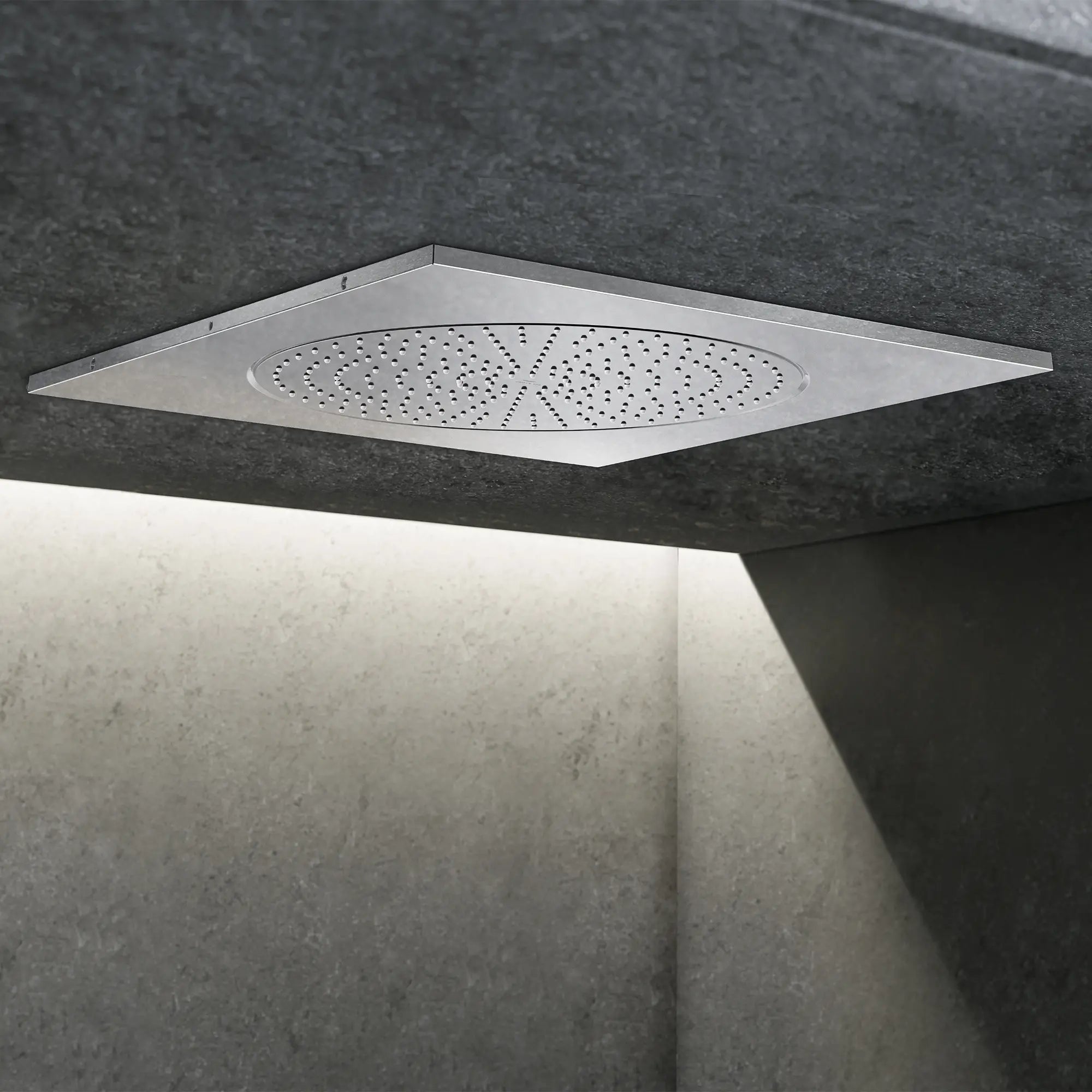 Pomme de douche de 20 po pour plafond, 1 jet, 6,6 L/min (1,75 gpm) // CHROME STARLIGHT GROHE // 244264_F-Series_EnvironmentCloseUp_26870000_0001_APRIL2024_CDNwebp.webp