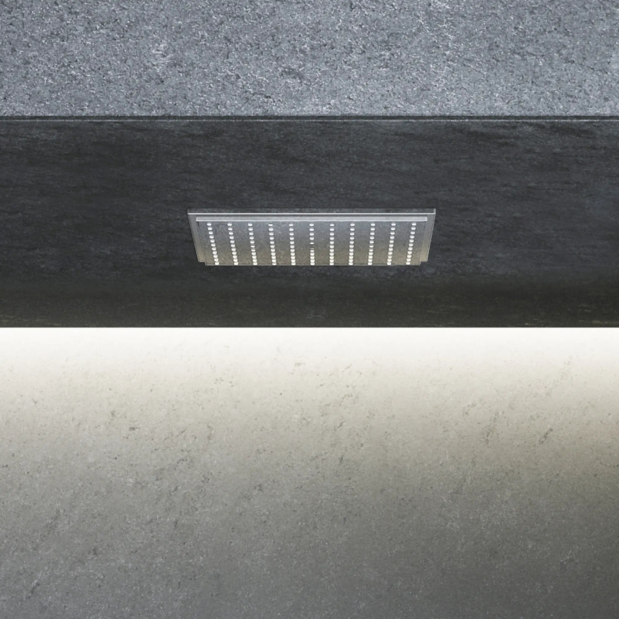 Pomme de douche 230 pour plafond, 9 po, 1 jet, 6,6 L/min (1,75 gpm) // CHROME STARLIGHT GROHE // 244268_RAINSHOWER_EnvironmentCloseUp_26869000_0002_APRIL2024_CDNwebp.webp