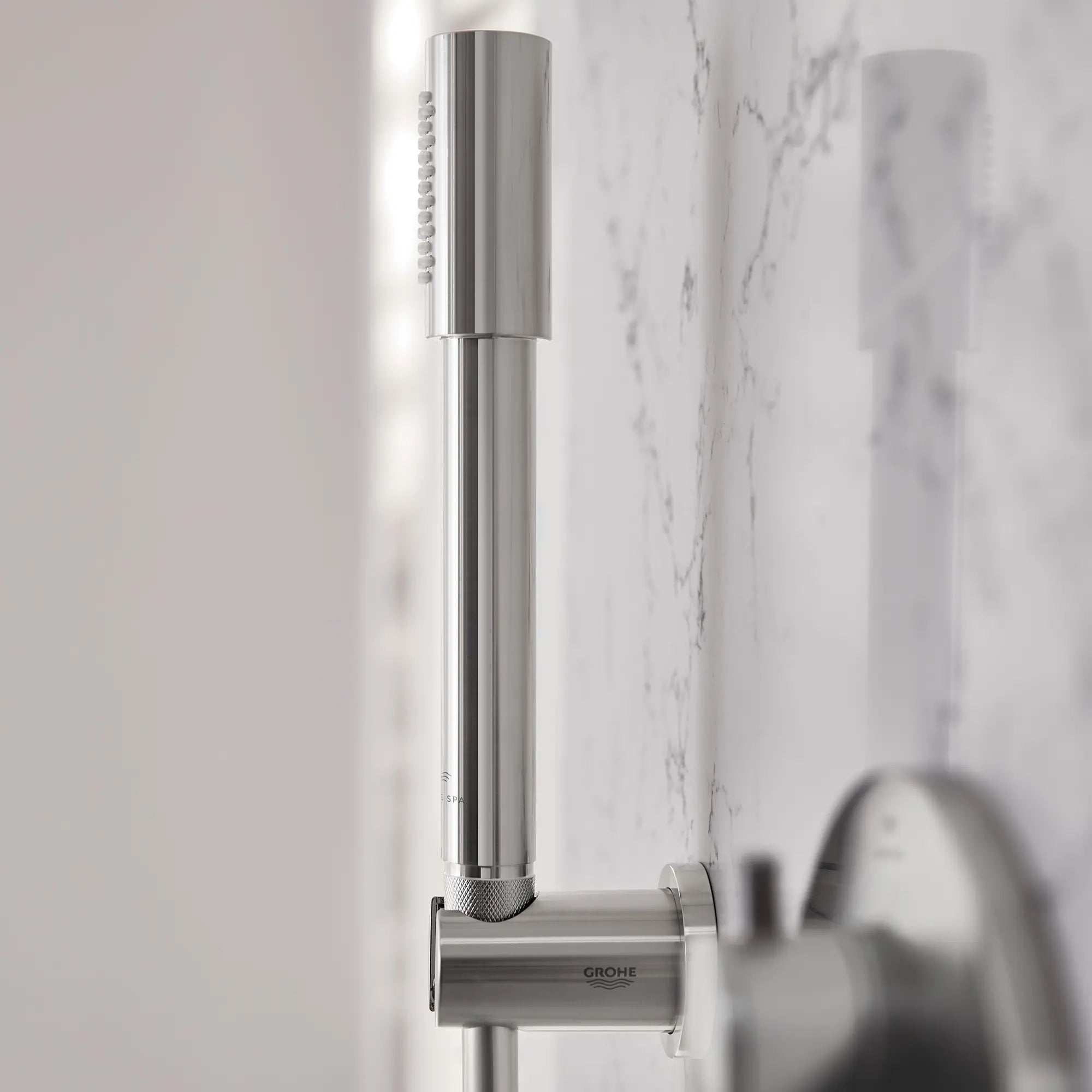 Douchette - 1 jet, 6,6 L/min (1,75 gpm) // CHROME STARLIGHT GROHE // 244983_Sena_EnvironmentCloseUp_26866000_0001_May2024_CDNwebp.webp