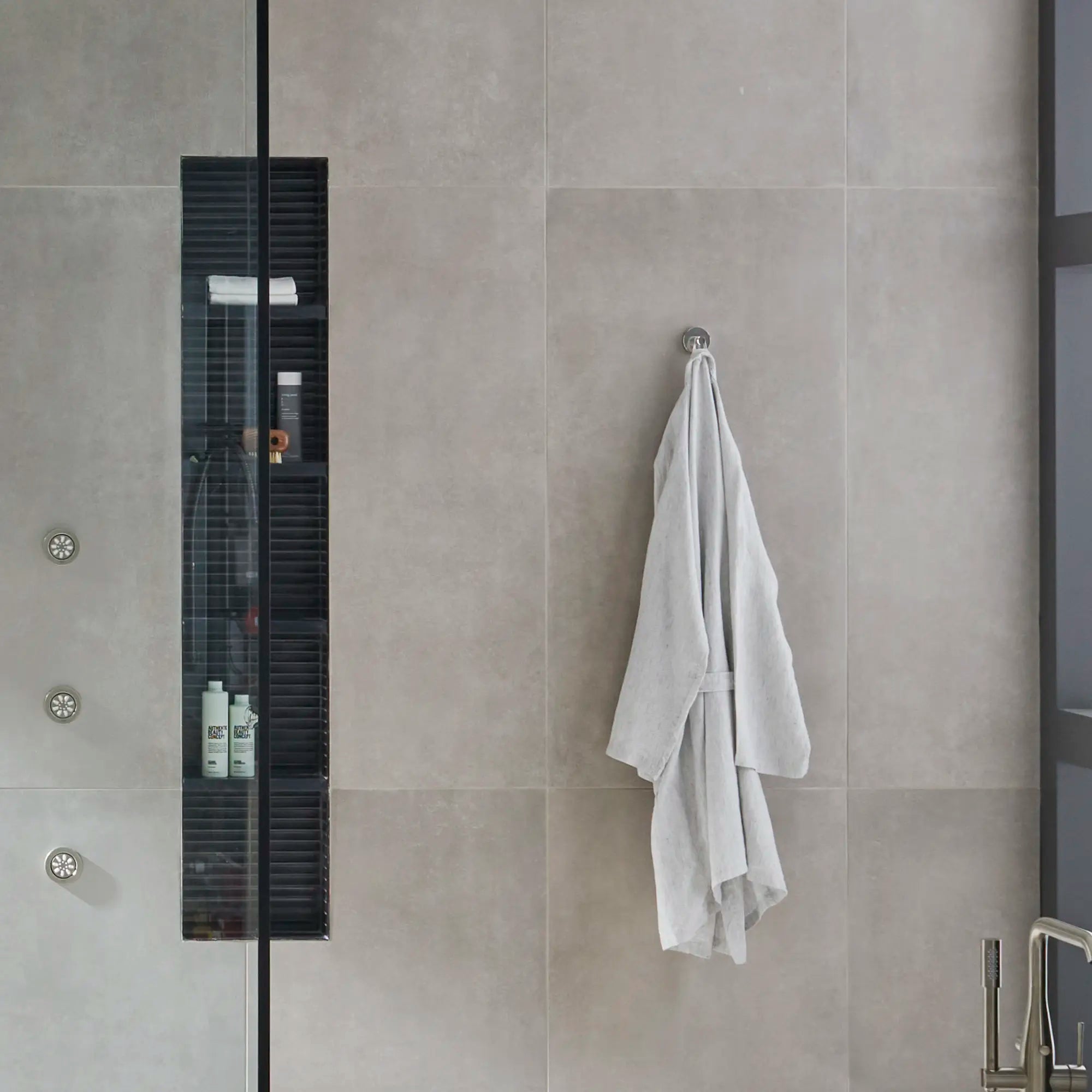 Essentials Crochet // NICKEL BROSSÉ INFINITYFINISH // 248206_Essentials_EnvironmentCloseUp_40364EN1_0001_Aug2024_CDNwebp.webp