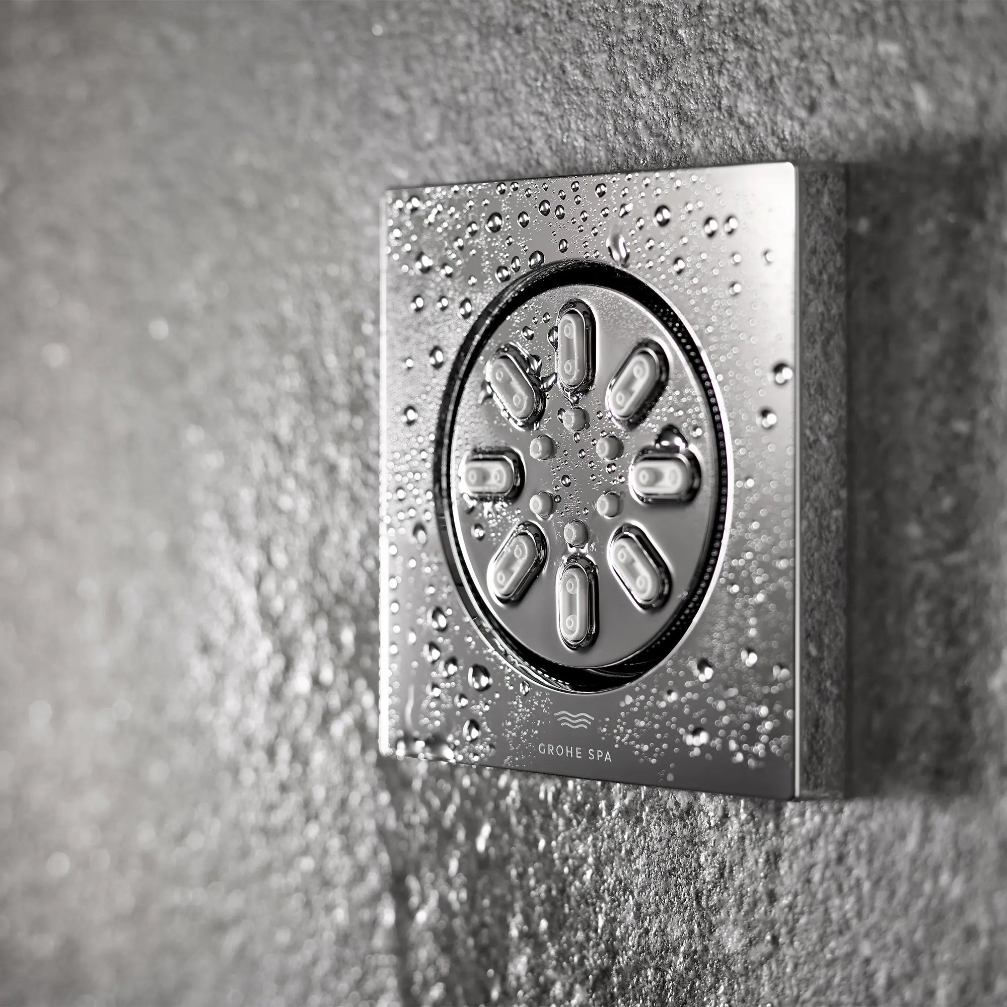 Jet de corps - 2 jets, 3,3 L/min (0,9 gpm) // CHROME STARLIGHT GROHE // 248593_Rainshower_EnvironmentCloseUp_26845000_0003_May2023_CDNwebp.webp