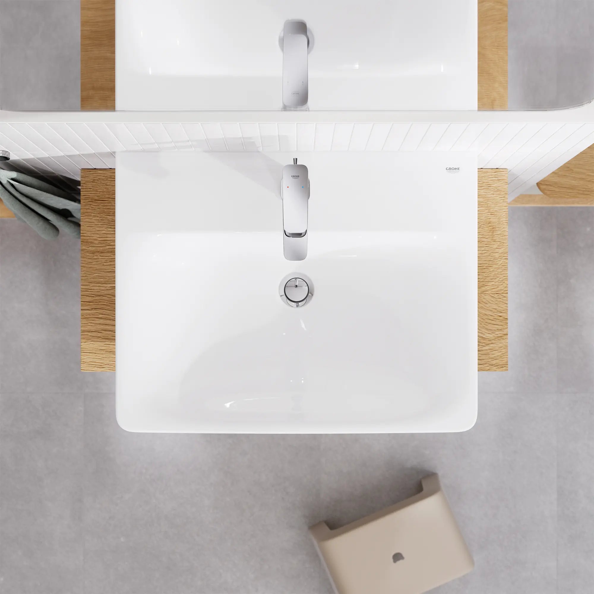 Robinet de salle de bain à orifice et manette uniques Cubeo, taille P, 4,5 l/min (1,2 gal/min) // CHROME STARLIGHT GROHE // 251209_Cubeo_EnvironmentCloseUp_1018980000_0001_JANUARY2025_1_CDNwebp.webp