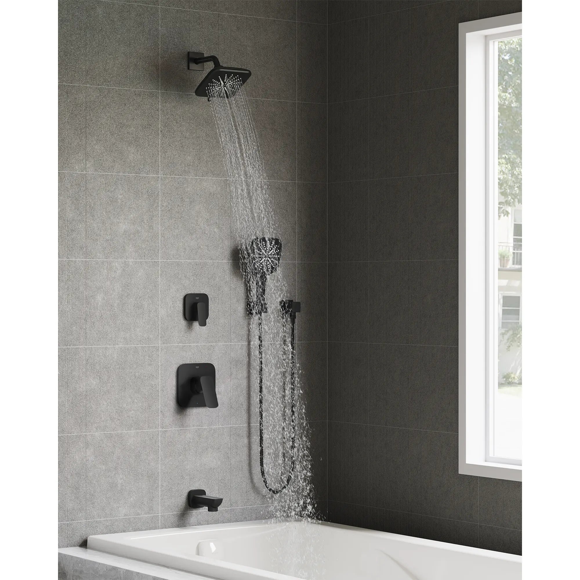 Douchette - 3 jets, 6,6 L/min (1,75 gpm) // NOIR MAT // 270858_Cubeo_EnvironmentCloseUp_1019282430_1019302430_267972430_266332430_265522430_276932430_266342430_284172430_1019262430_0001_SEPTEMBER2025_0_CDNwebp.webp