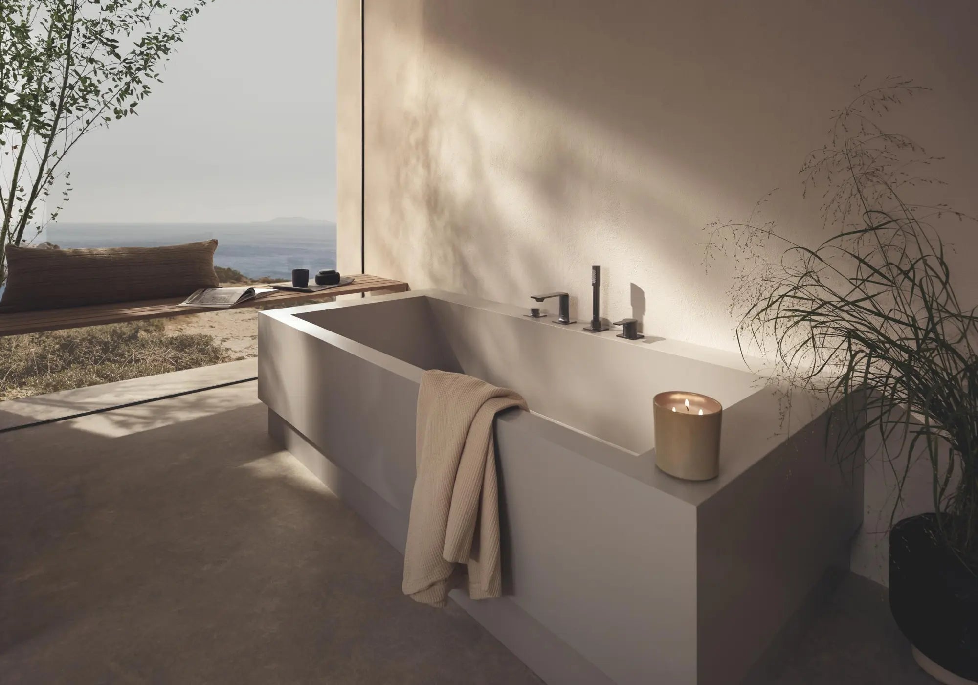 Robinet de baignoire romaine, 4 trous, à montage sur tablier avec douchette 6,6 L/min (1,75 gpm) // BRUSHED HARD GRAPHITE // 275536_ZZH_T19316J03_000_01_0_CDNwebp.webp