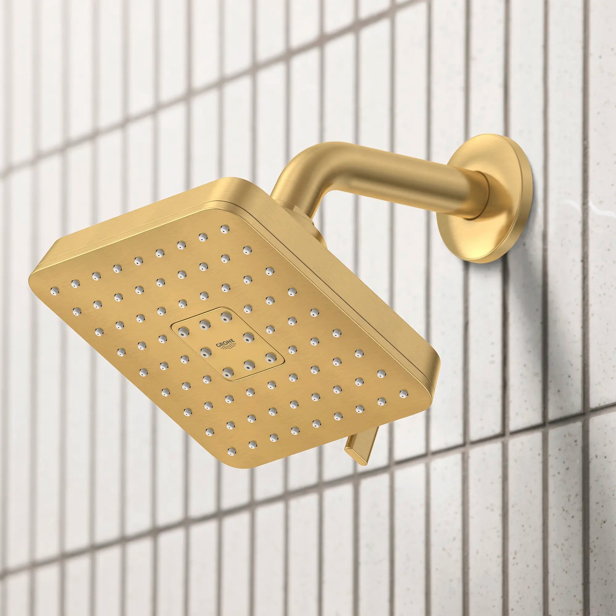 Pomme de douche carrée Euphoria 140 à jets multiples avec Aquabooster, 6,6 L/min (1,75 gal/min) // AUBE FRAÎCHE BROSSÉ // 282691_Aqua_Booster_EnvironmentCloseUp_111721GN00_0001_MARCH2026_1_CDNwebp.webp