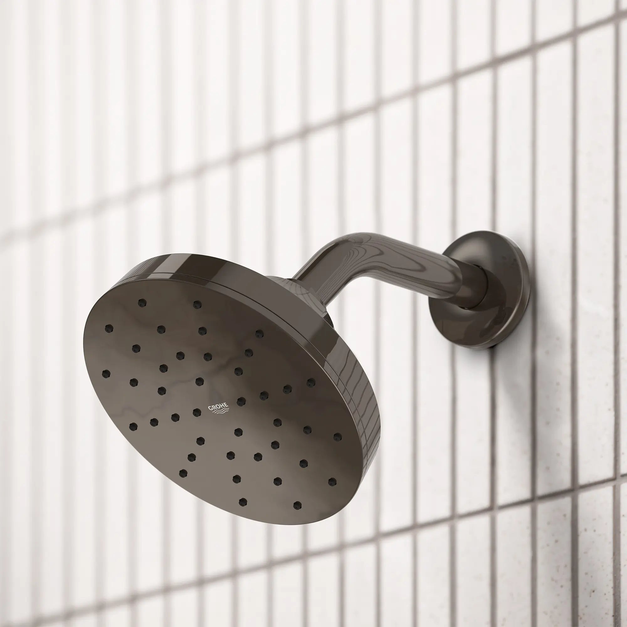 Pomme de douche carrée Euphoria 140 à un seul jet avec Aquabooster, 6,6 L/min (1,75 gal/min) // GRAPHITE DUR // 287486_Aqua_Booster_EnvironmentCloseUp_111714A000_0001_February2026_0_CDNwebp.webp