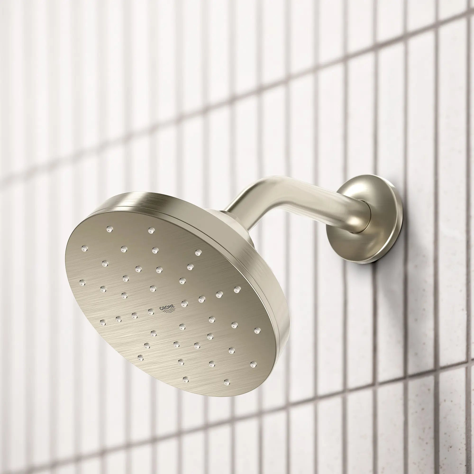 Pomme de douche carrée Euphoria 140 à un seul jet avec Aquabooster, 6,6 L/min (1,75 gal/min) // NICKEL BROSSÉ INFINITYFINISH // 287490_Aqua_Booster_EnvironmentCloseUp_111714EN00_0001_February2026_0_CDNwebp.webp