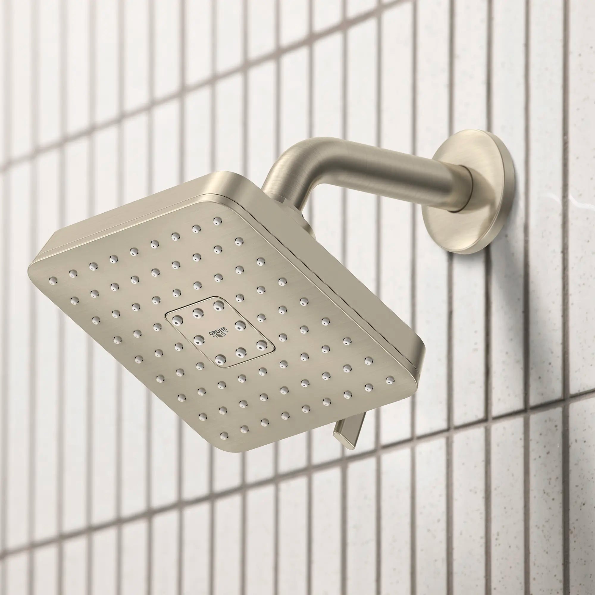 Pomme de douche carrée Euphoria 140 à jets multiples avec Aquabooster, 6,6 L/min (1,75 gal/min) // NICKEL BROSSÉ INFINITYFINISH // 287504_Aqua_Booster_EnvironmentCloseUp_111721EN00_0001_MARCH2026_0_CDNwebp.webp